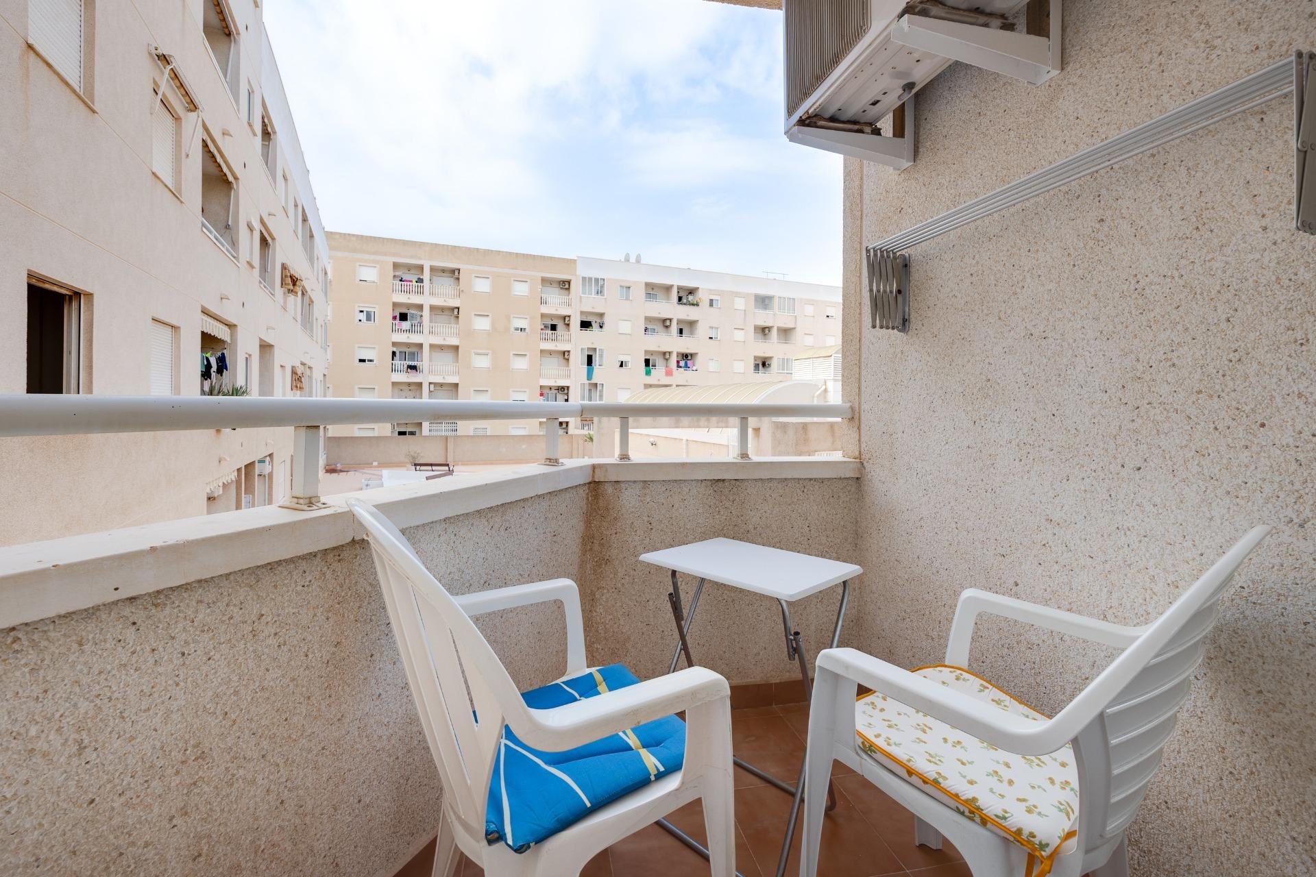 Resale - Apartamento - Torrevieja - Playa de los Locos