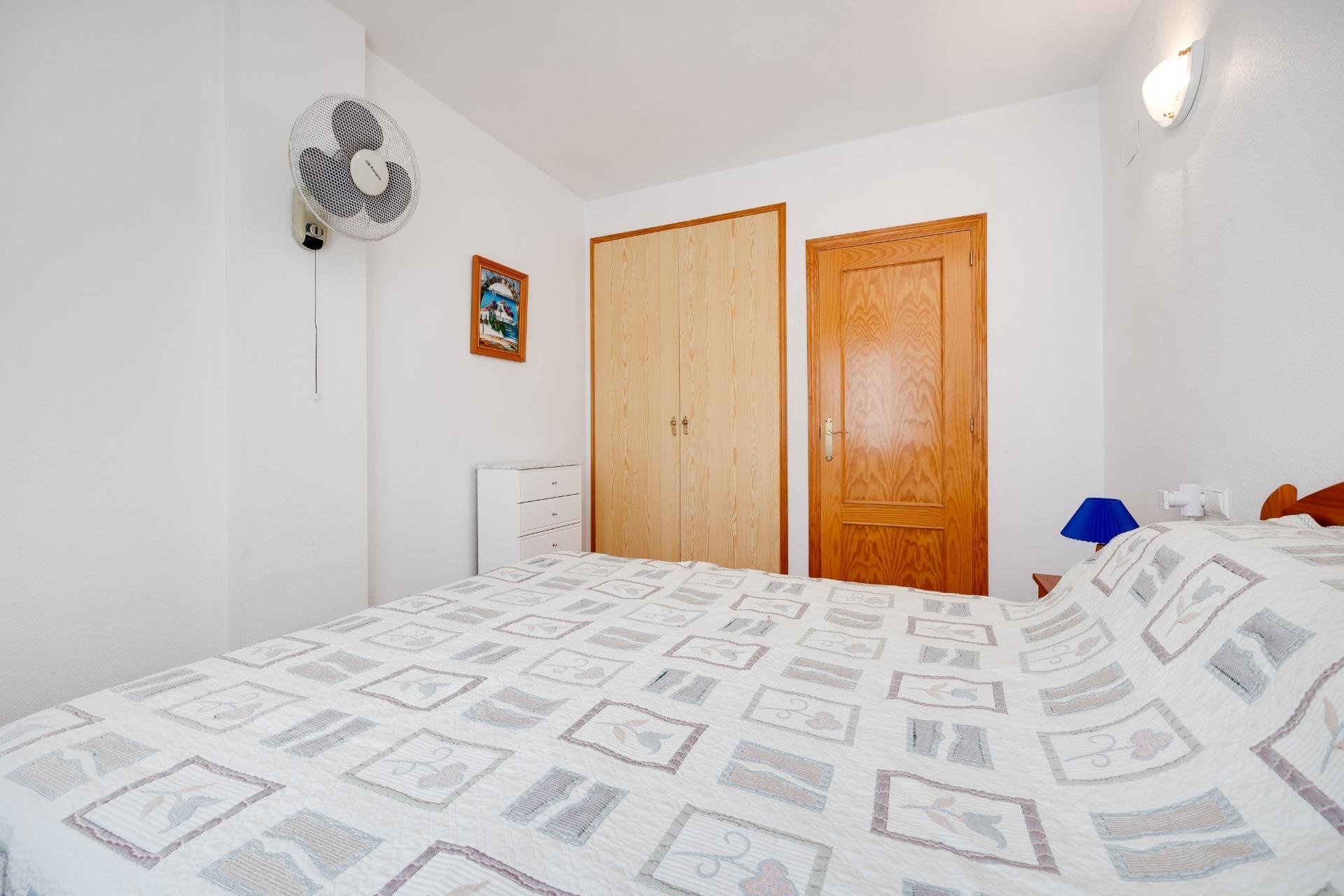 Resale - Apartamento - Torrevieja - Playa de los Locos