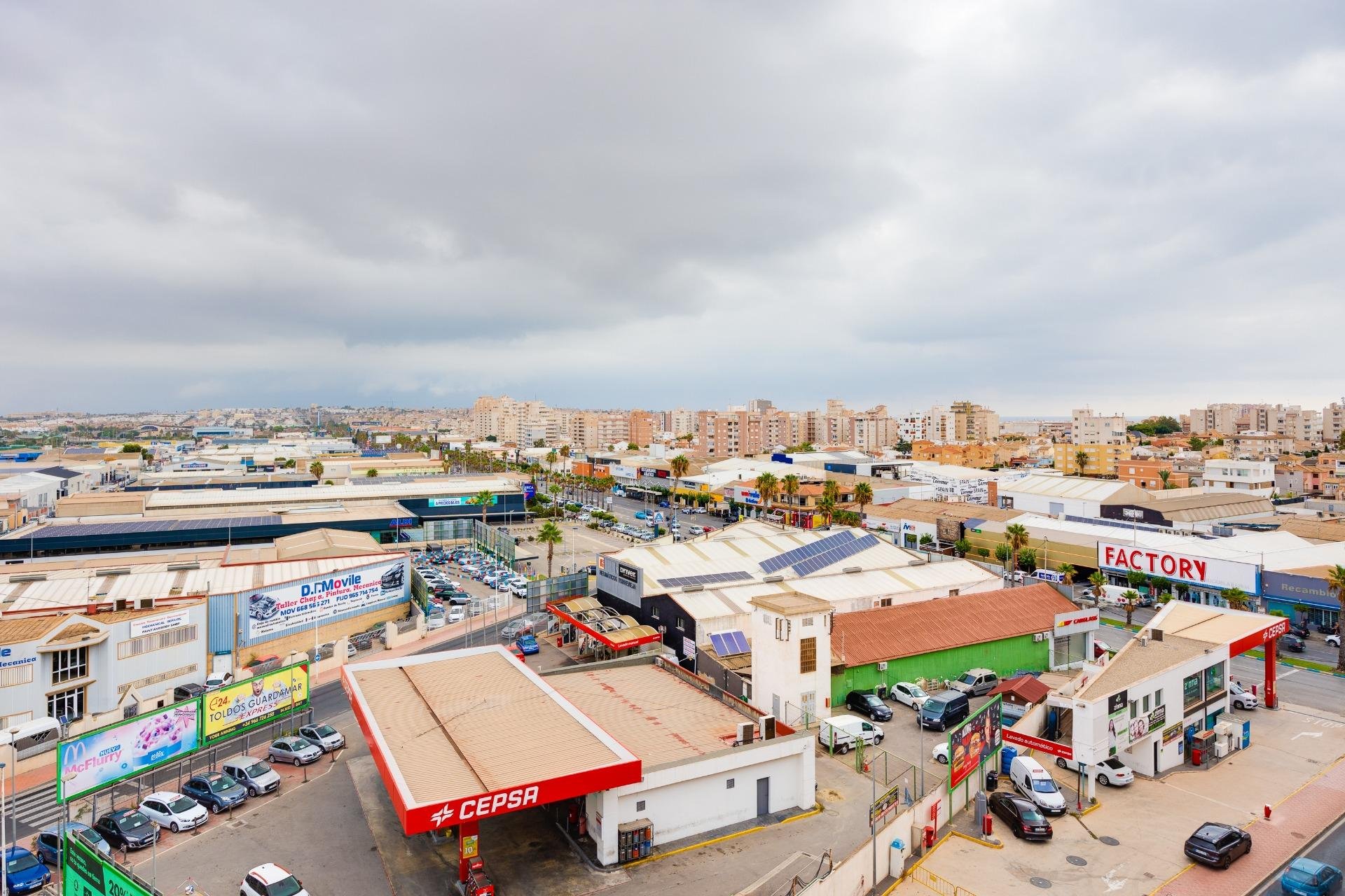 Resale - Apartamento - Torrevieja - Playa de los Locos