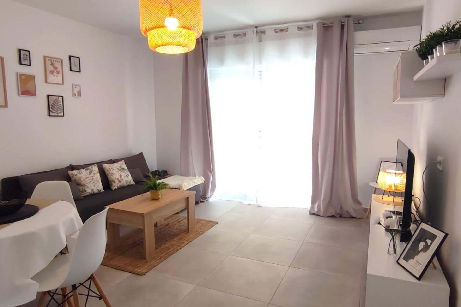 Resale - Apartamento - Torrevieja - Playa de los Locos