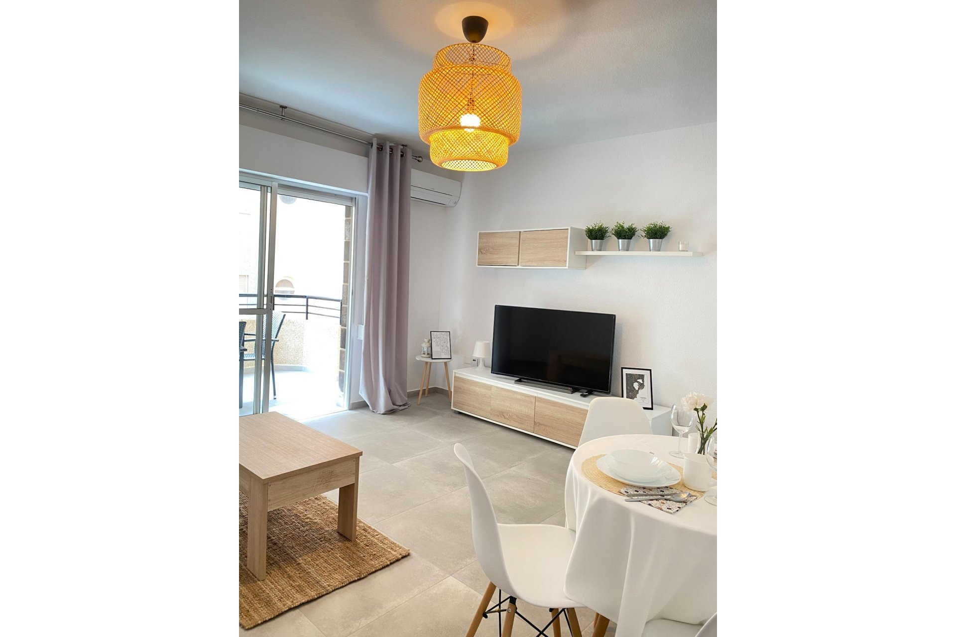 Resale - Apartamento - Torrevieja - Playa de los Locos