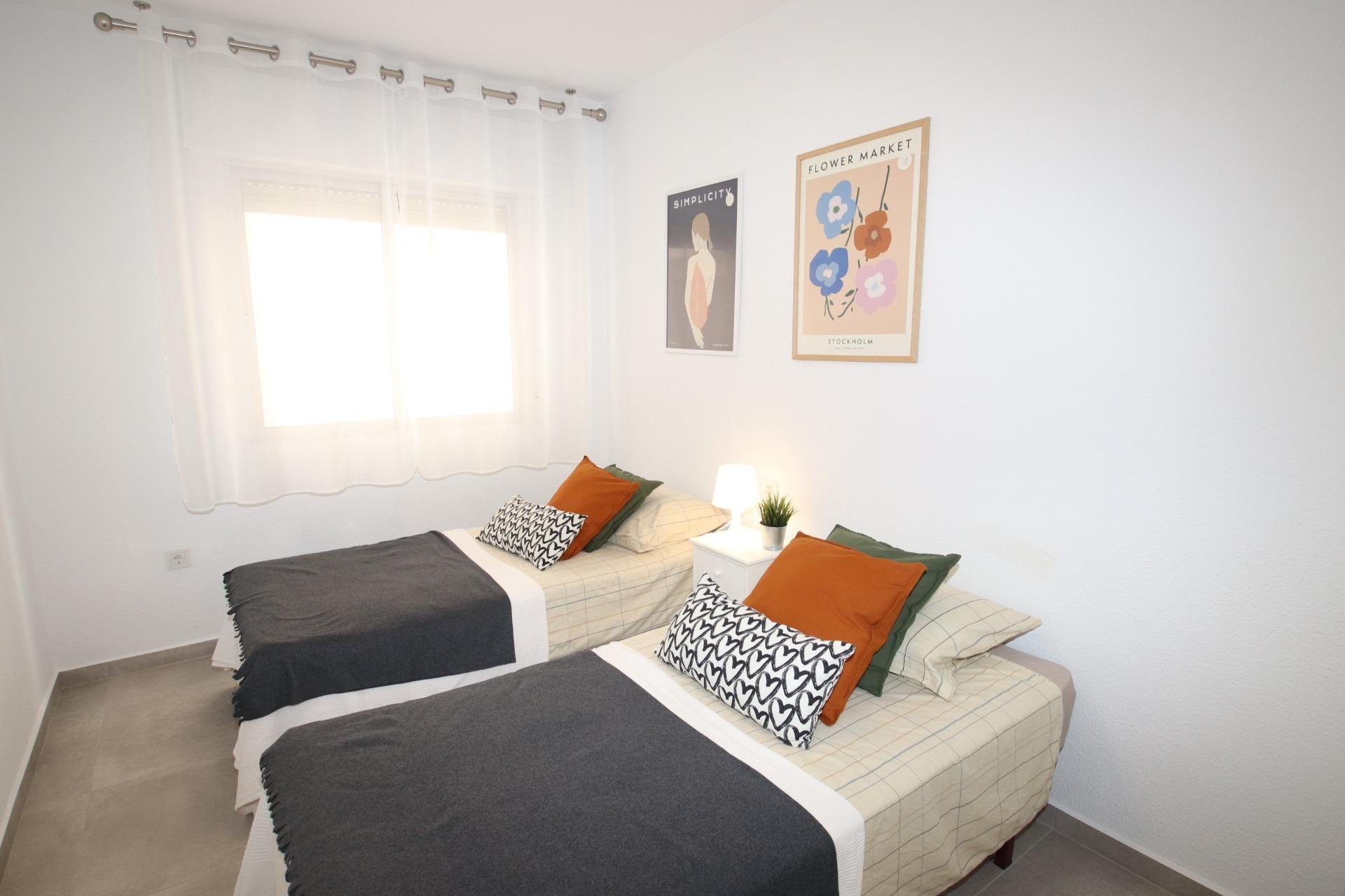 Resale - Apartamento - Torrevieja - Playa de los Locos