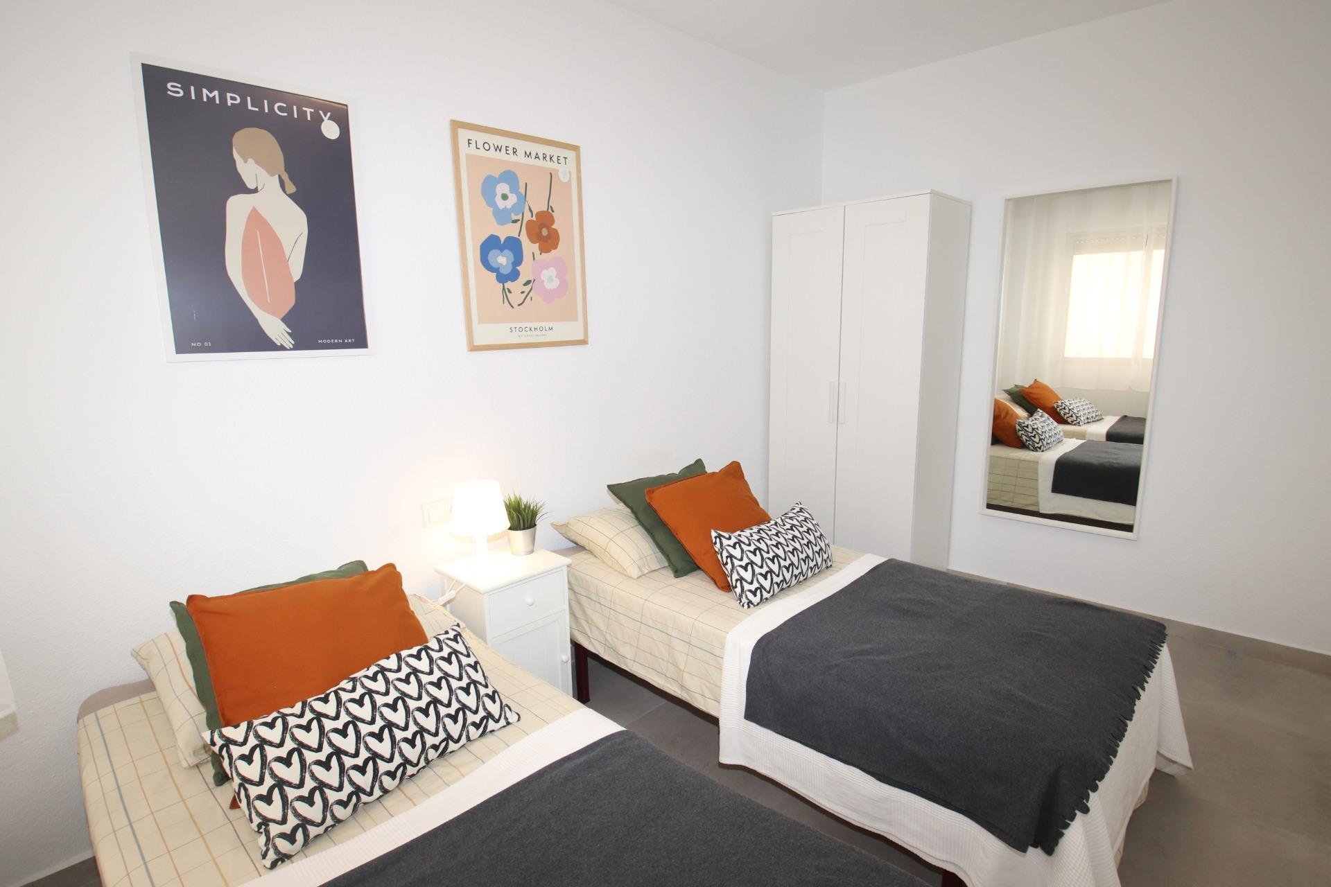 Resale - Apartamento - Torrevieja - Playa de los Locos