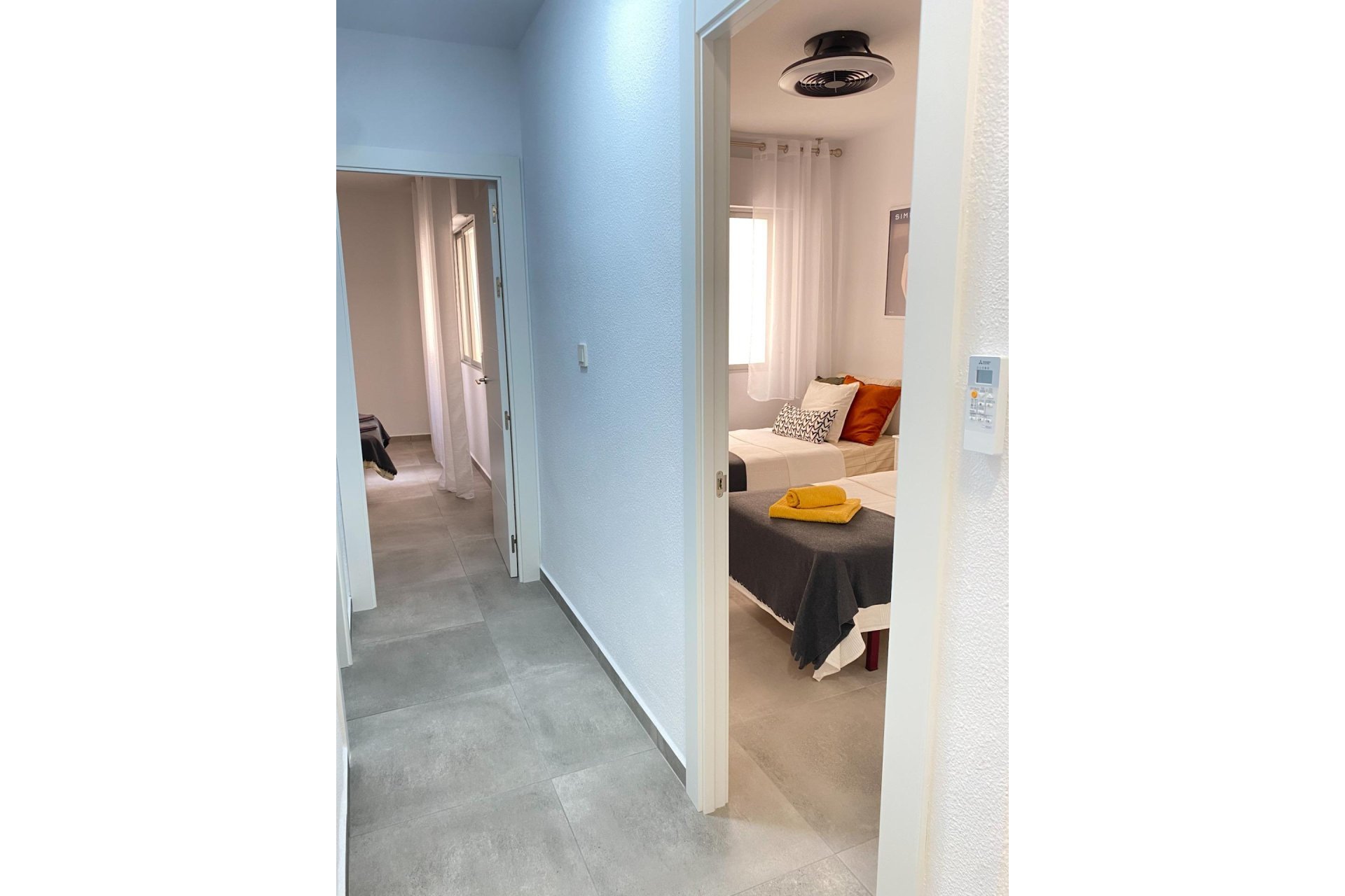 Resale - Apartamento - Torrevieja - Playa de los Locos