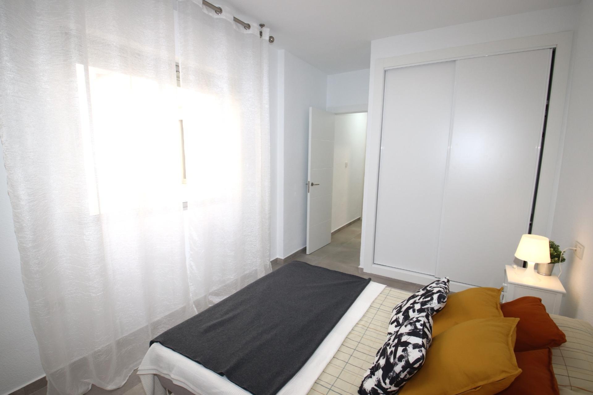 Resale - Apartamento - Torrevieja - Playa de los Locos