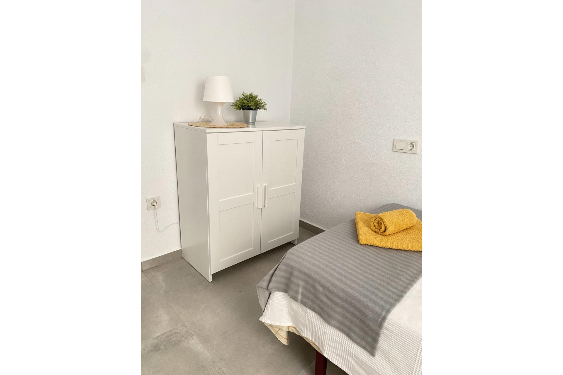 Resale - Apartamento - Torrevieja - Playa de los Locos