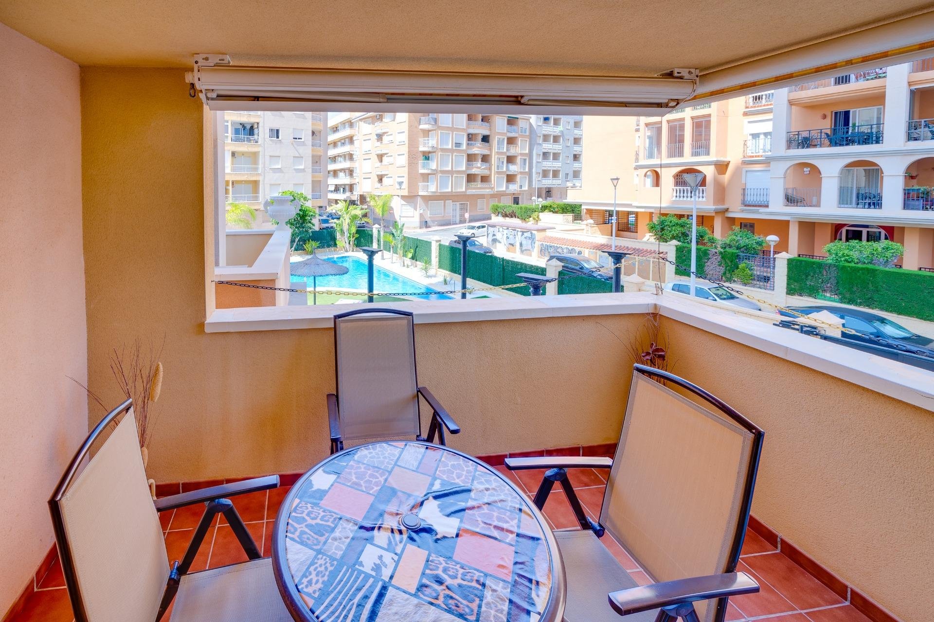Resale - Apartamento - Torrevieja - Playa de los Locos