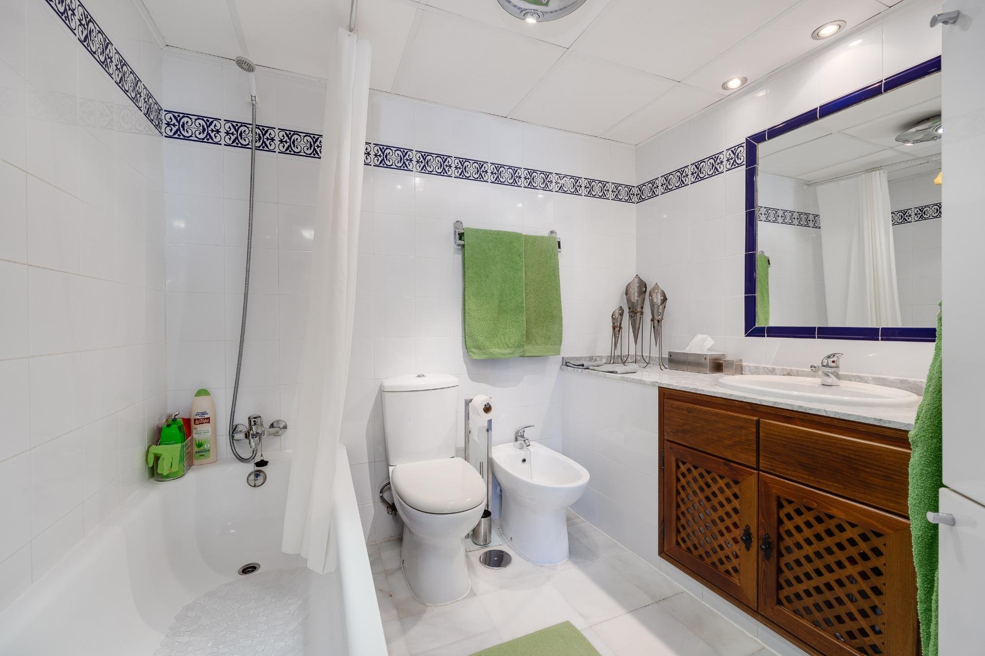 Resale - Apartamento - Torrevieja - Playa de los Locos