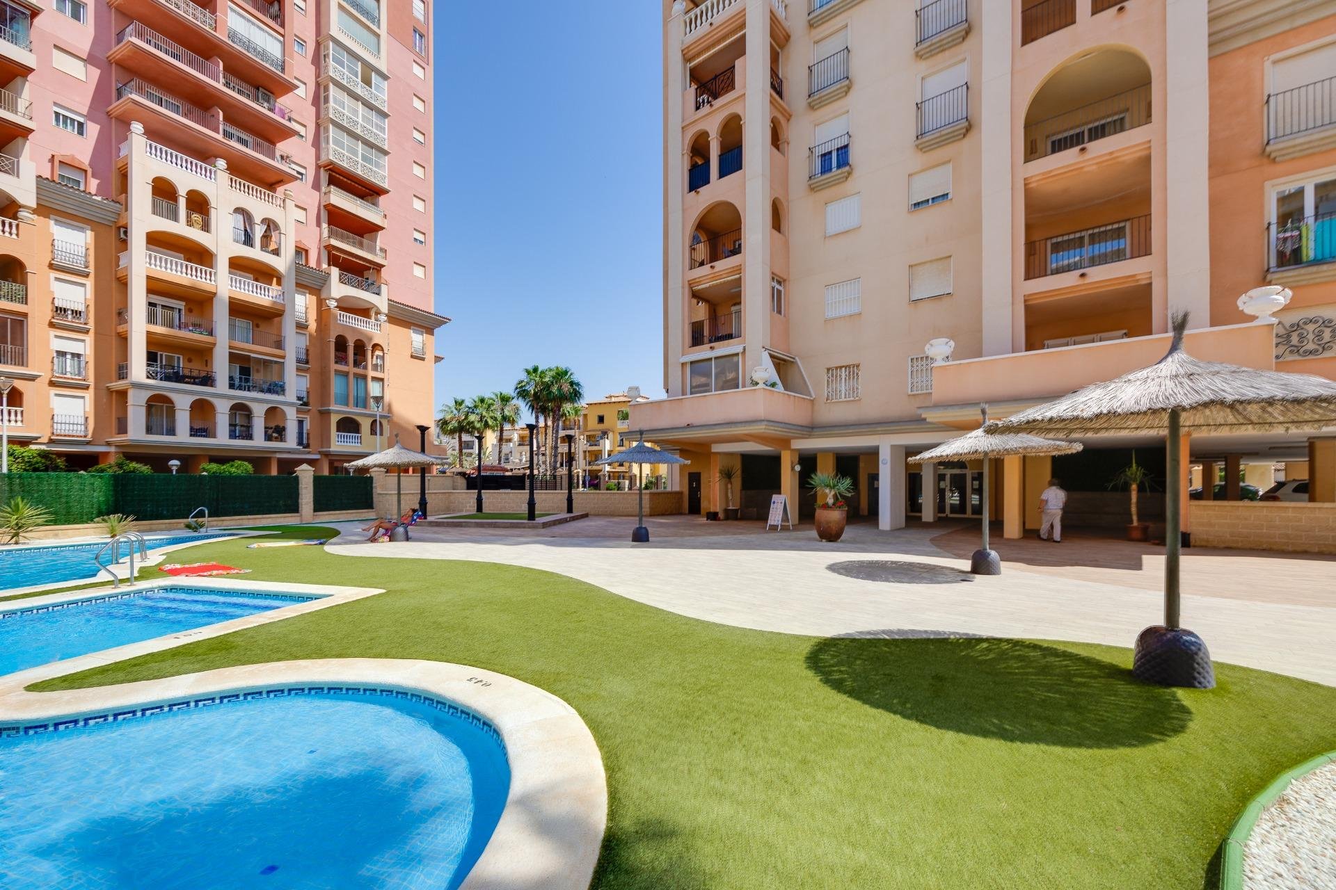 Resale - Apartamento - Torrevieja - Playa de los Locos