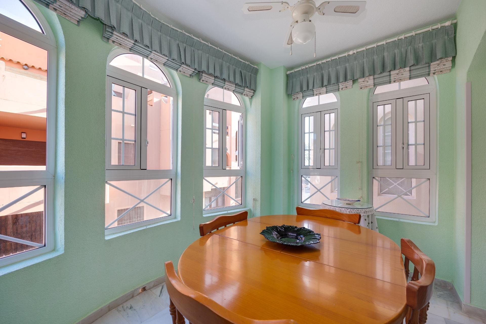 Resale - Apartamento - Torrevieja - Playa de los Locos