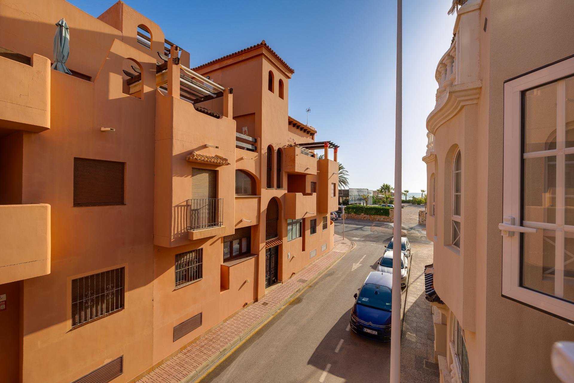 Resale - Apartamento - Torrevieja - Playa de los Locos