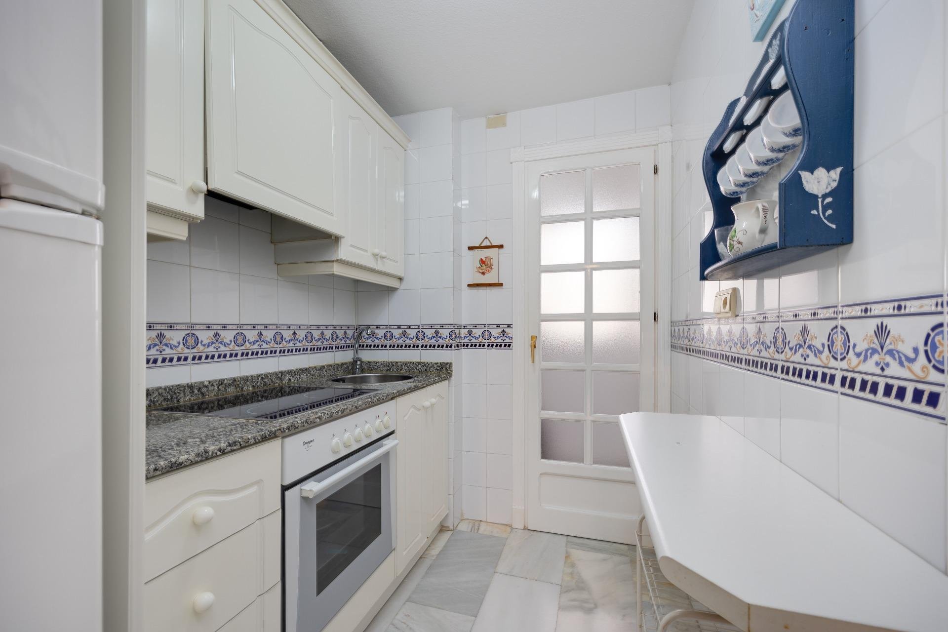 Resale - Apartamento - Torrevieja - Playa de los Locos