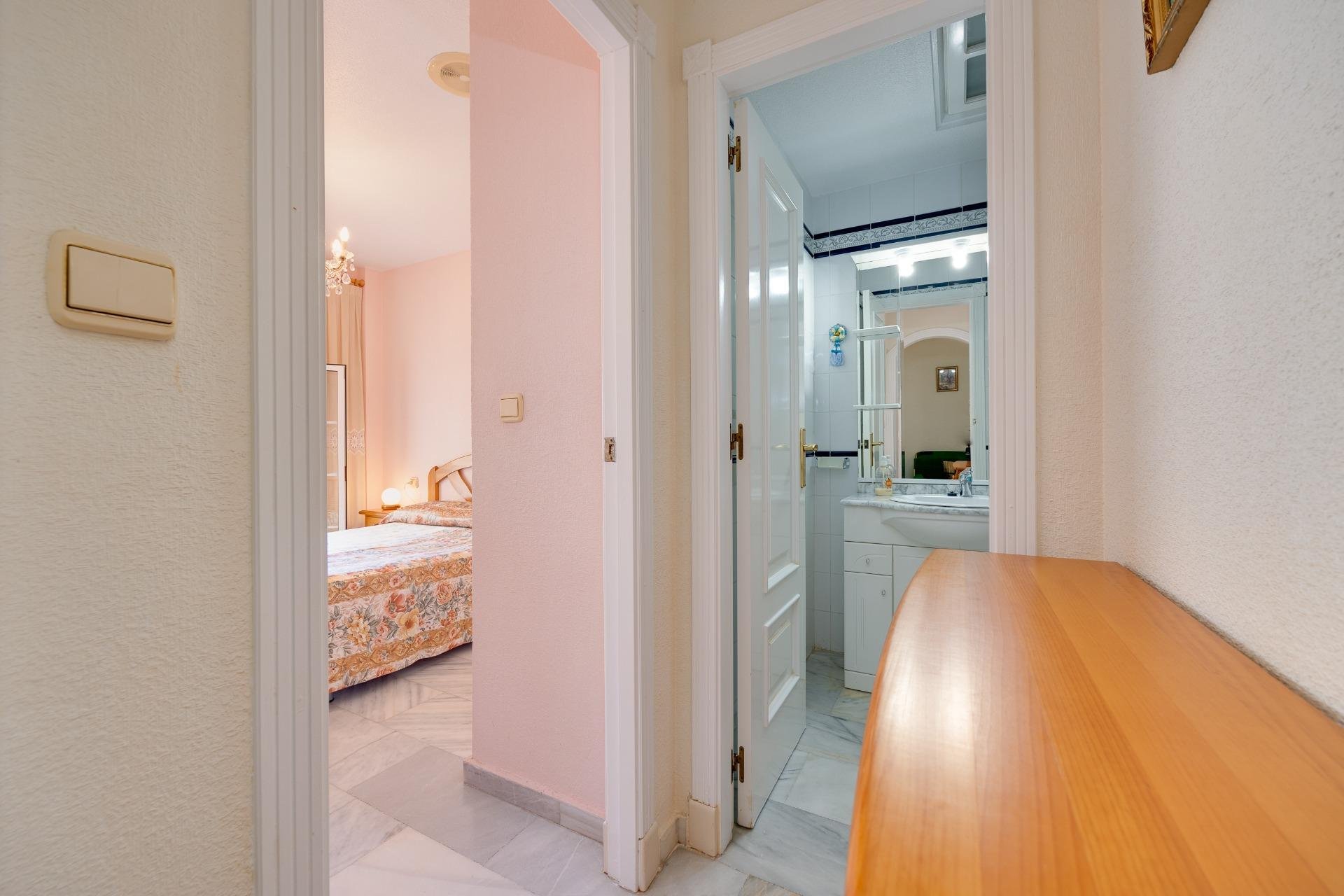 Resale - Apartamento - Torrevieja - Playa de los Locos