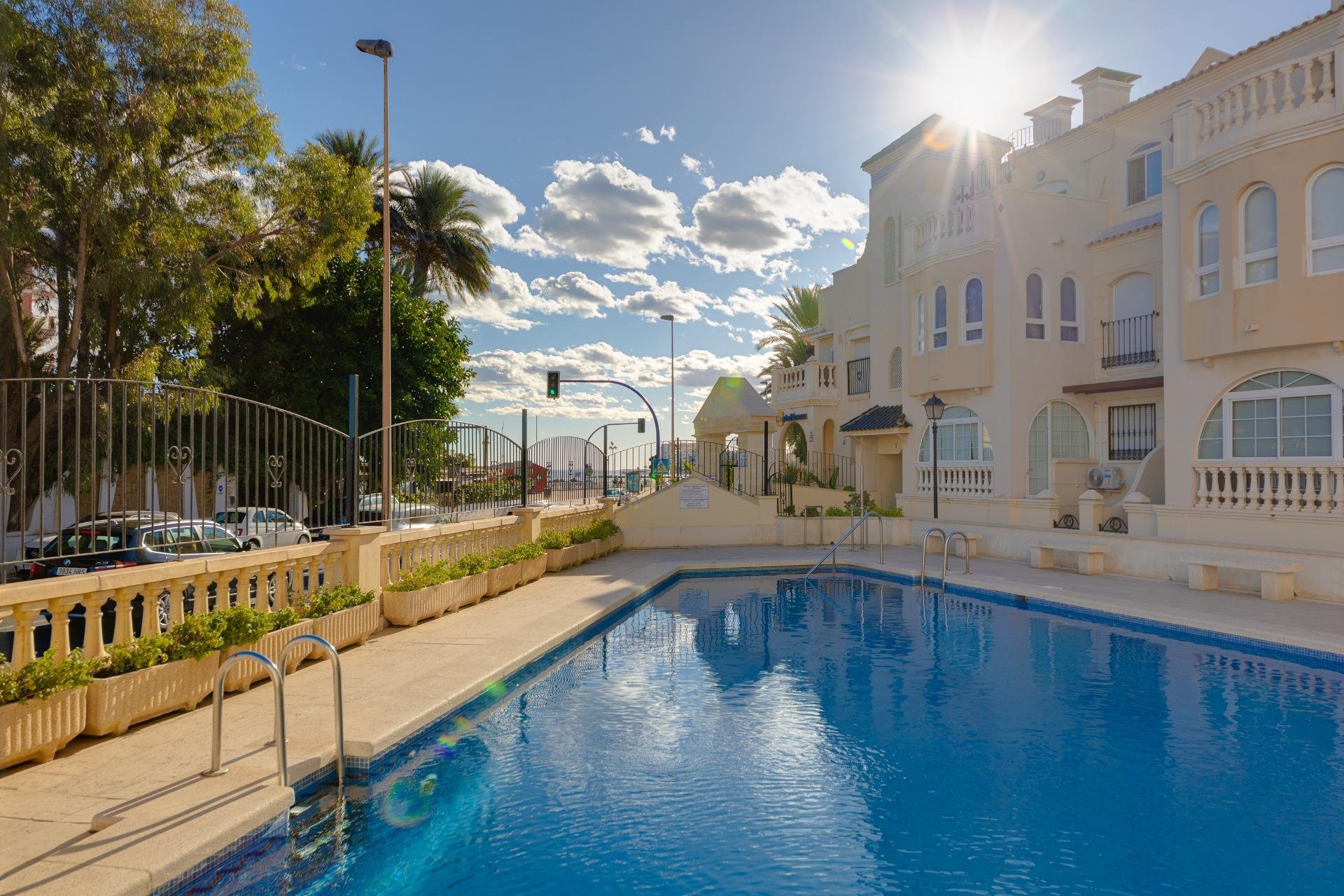 Resale - Apartamento - Torrevieja - Playa de los Locos