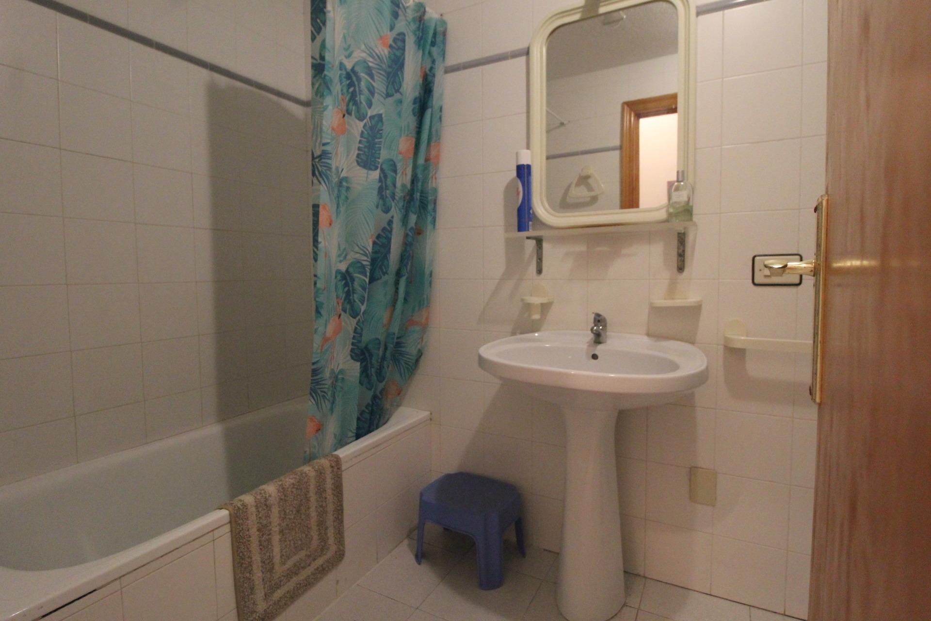 Resale - Apartamento - Torrevieja - Playa de los Locos