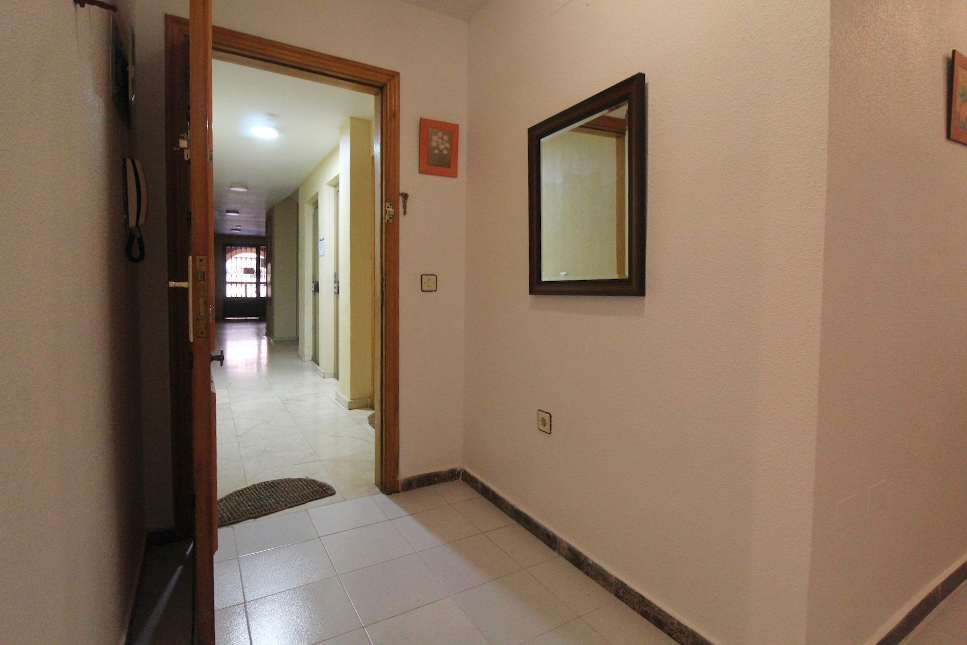 Resale - Apartamento - Torrevieja - Playa de los Locos