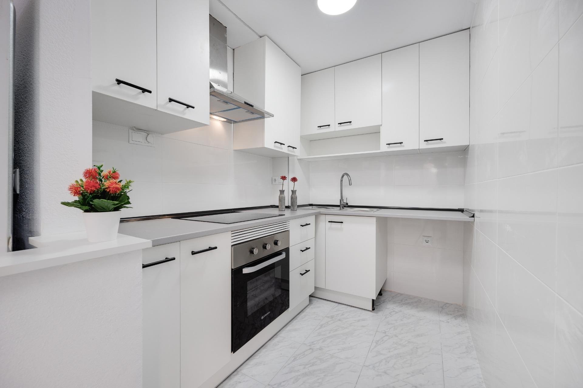 Resale - Apartamento - Torrevieja - Playa de los Locos