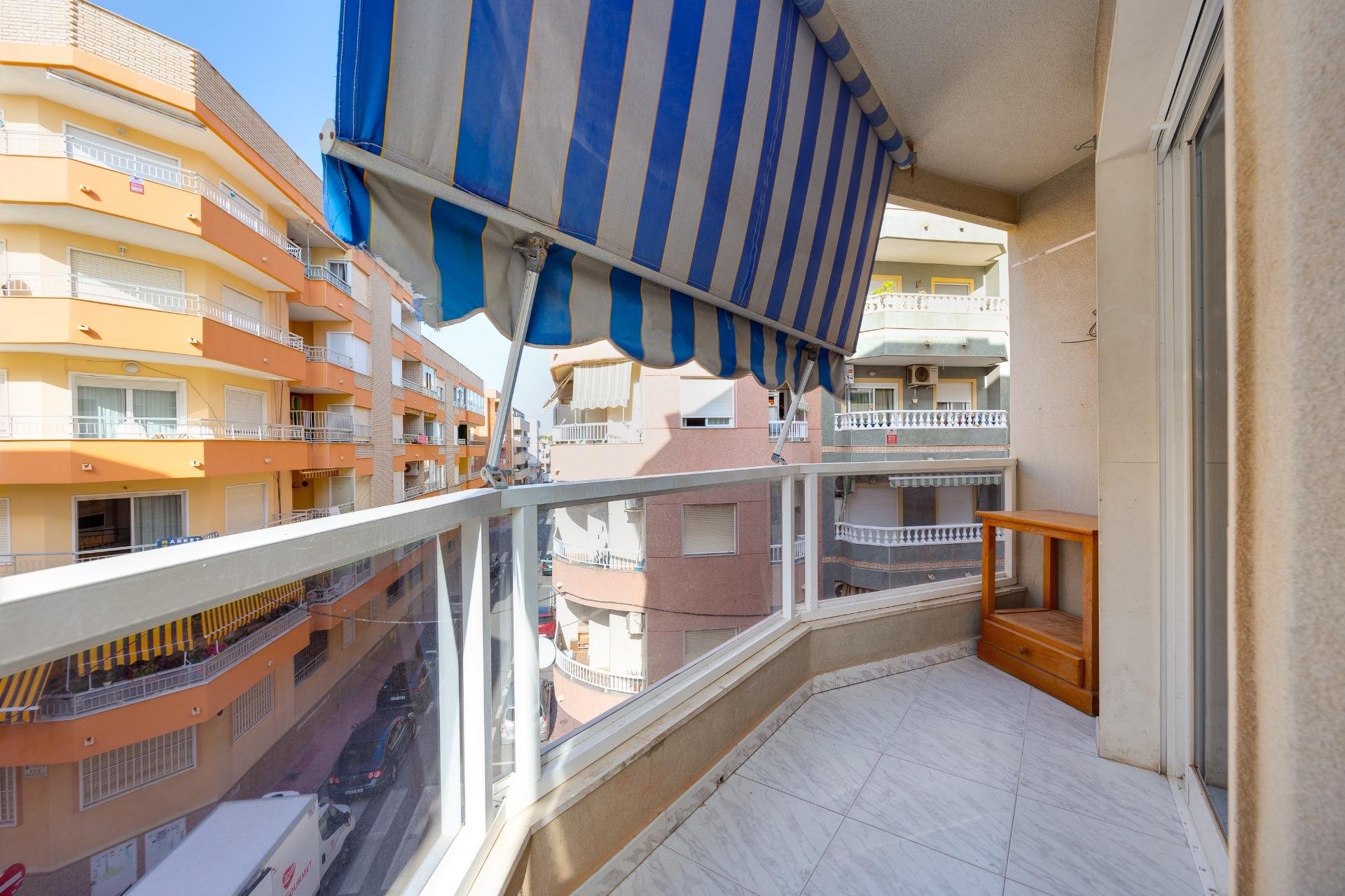Resale - Apartamento - Torrevieja - Playa de los Locos