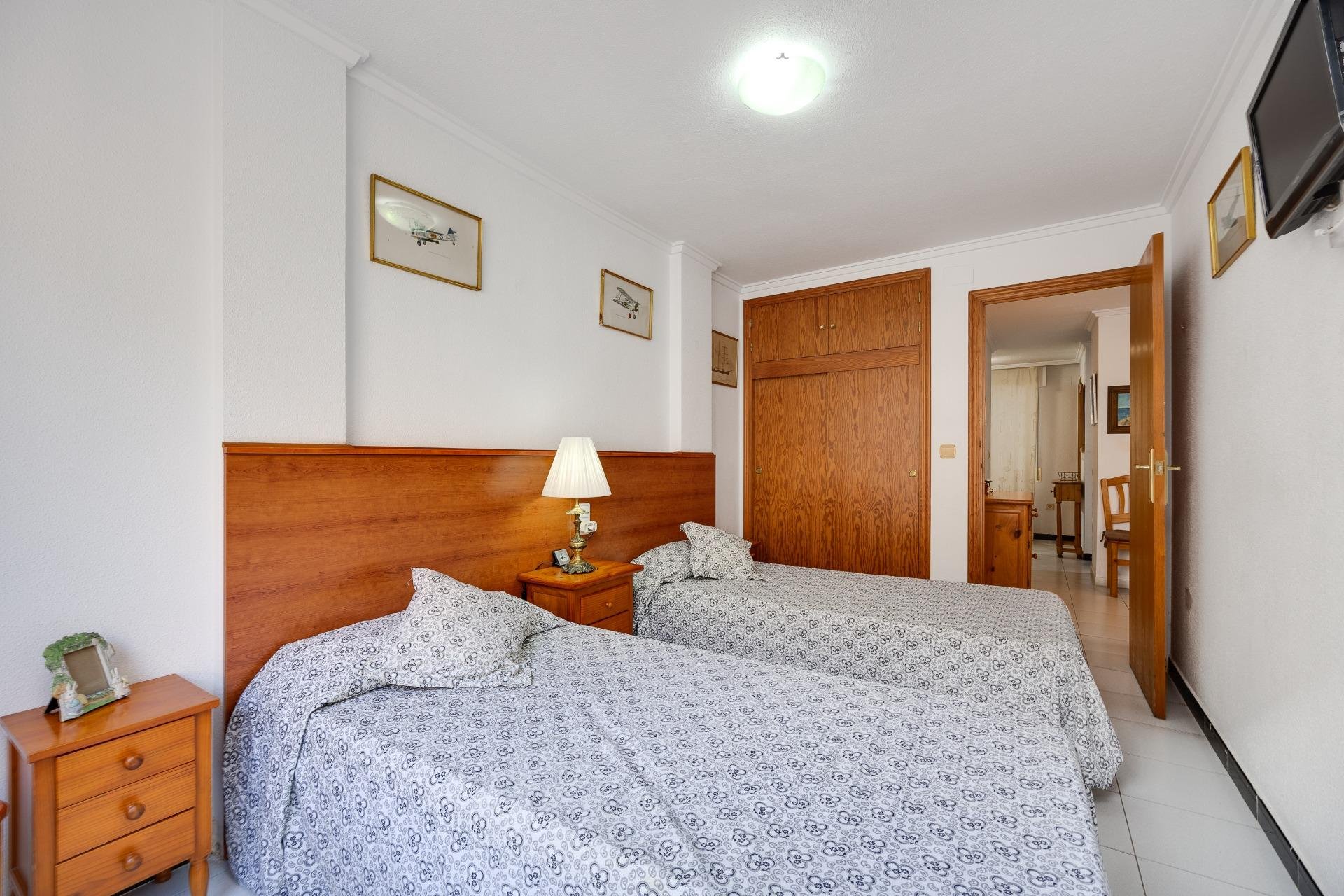Resale - Apartamento - Torrevieja - Playa de los Locos