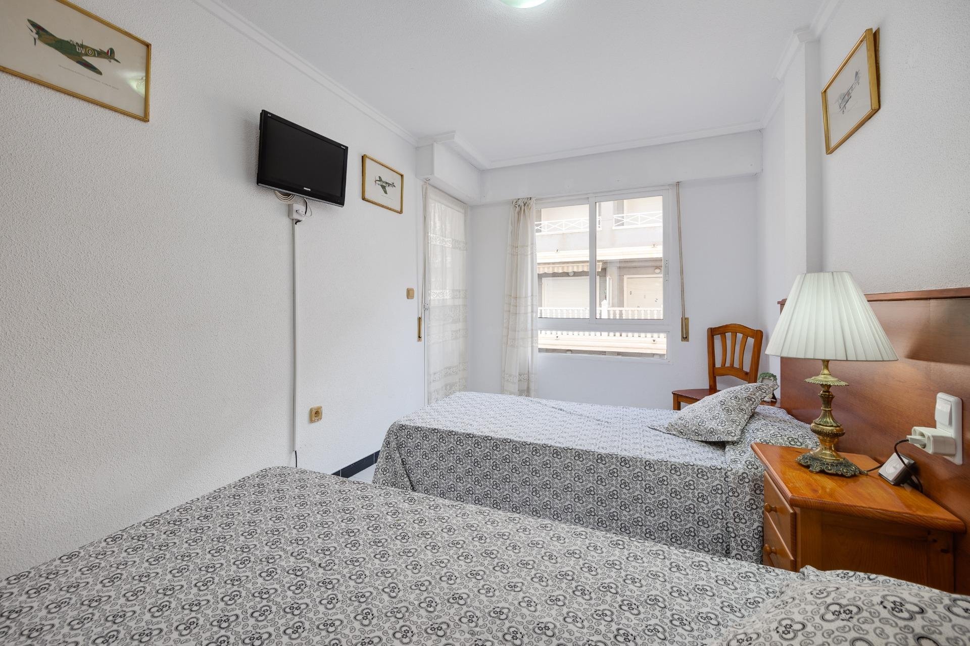 Resale - Apartamento - Torrevieja - Playa de los Locos