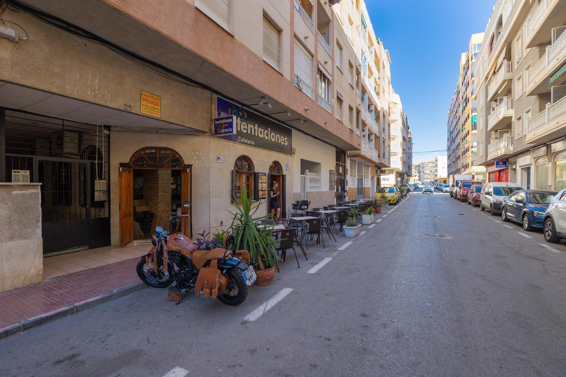 Resale - Apartamento - Torrevieja - Playa de los Locos