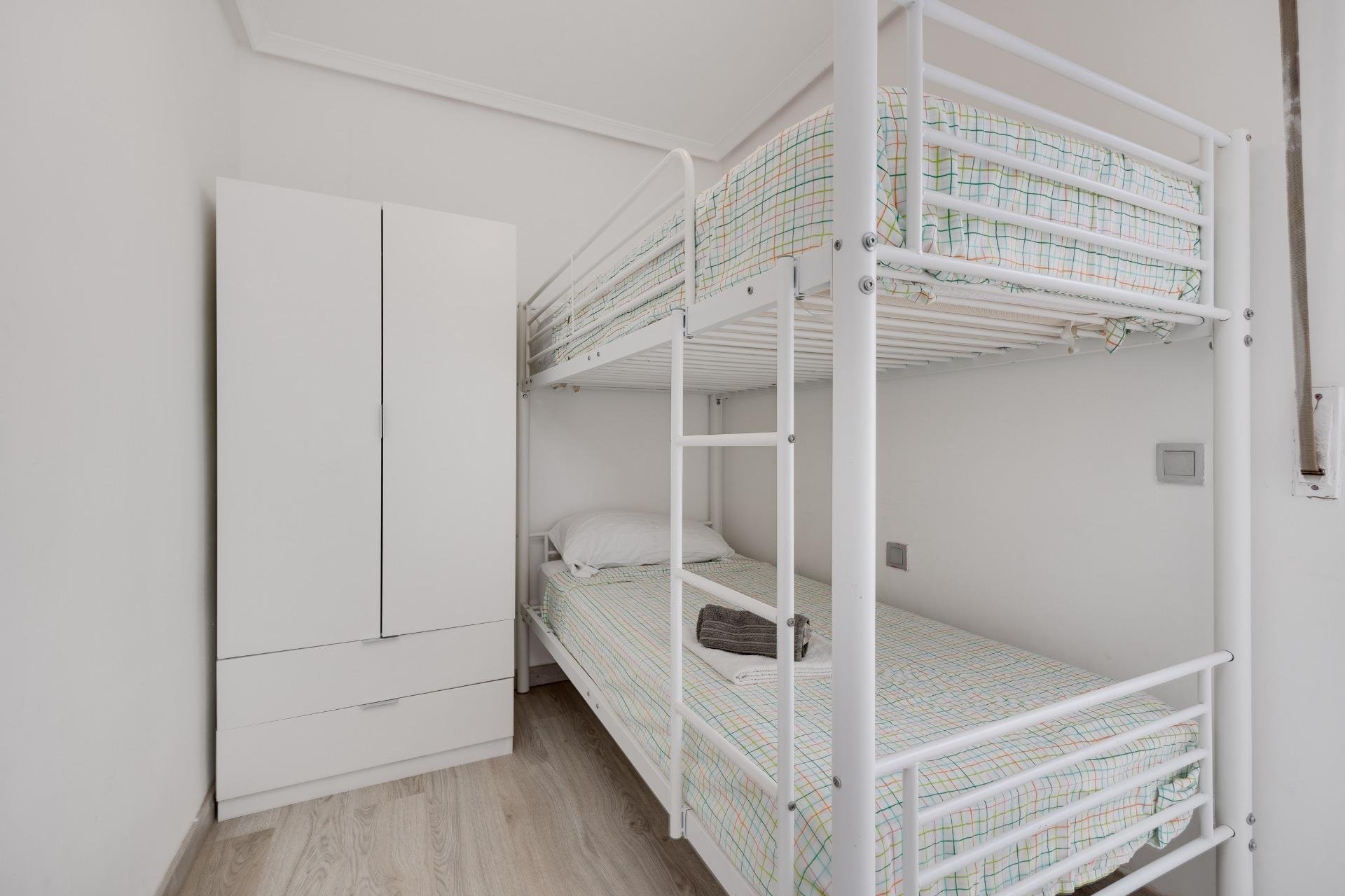 Resale - Apartamento - Torrevieja - Playa de los Locos