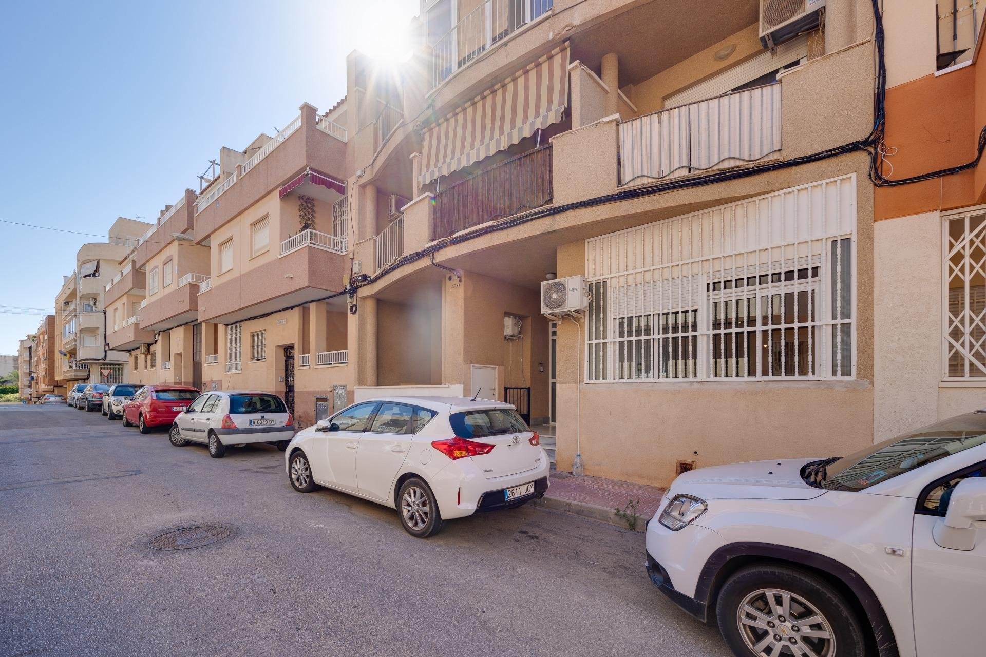 Resale - Apartamento - Torrevieja - Playa de los Locos