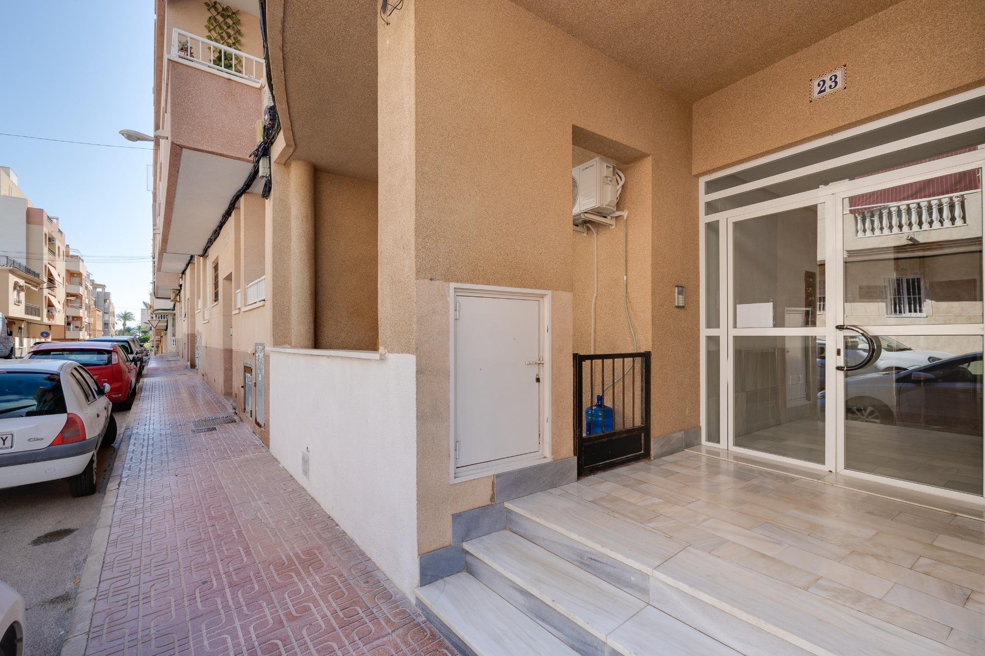 Resale - Apartamento - Torrevieja - Playa de los Locos