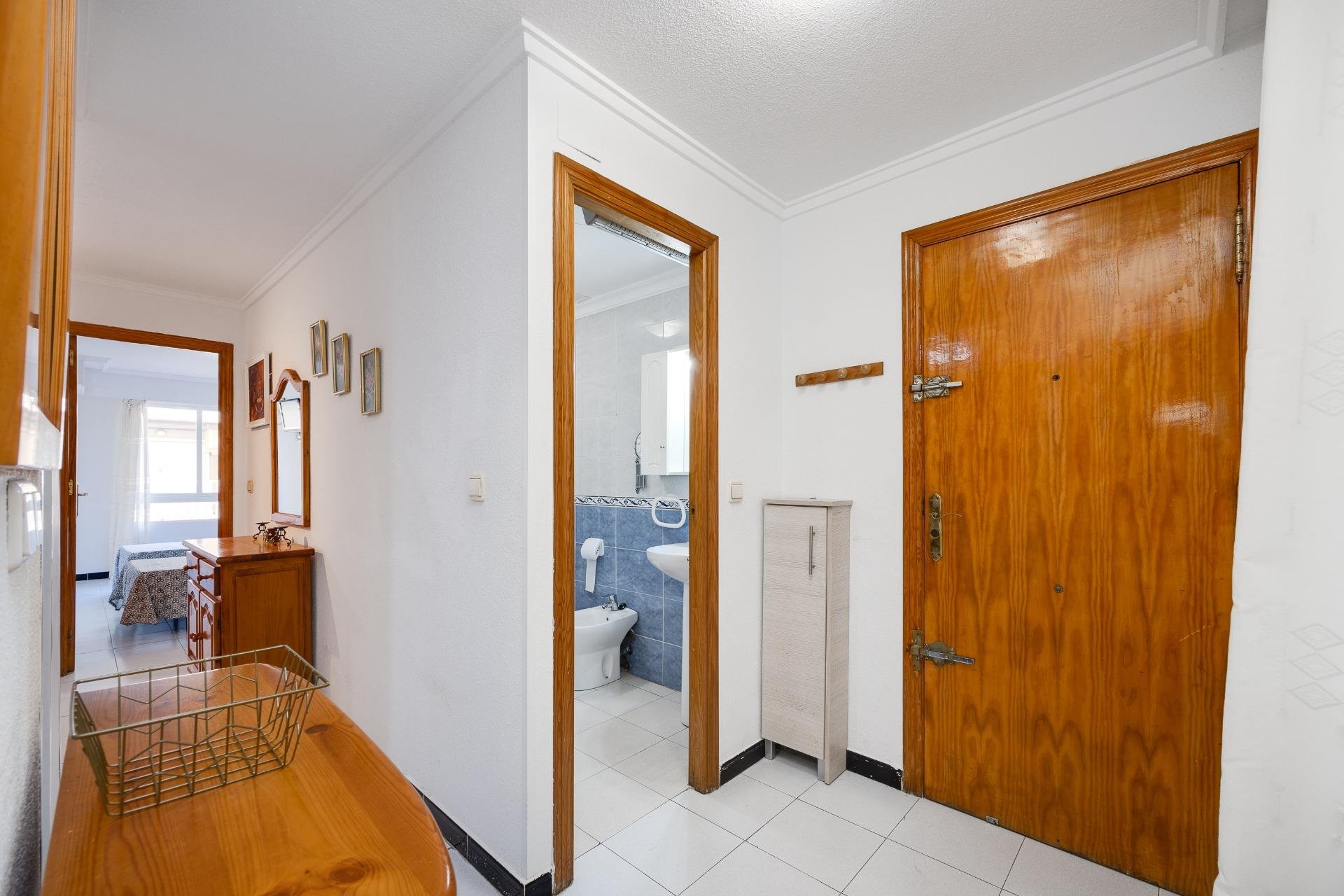 Resale - Apartamento - Torrevieja - Playa de los Locos