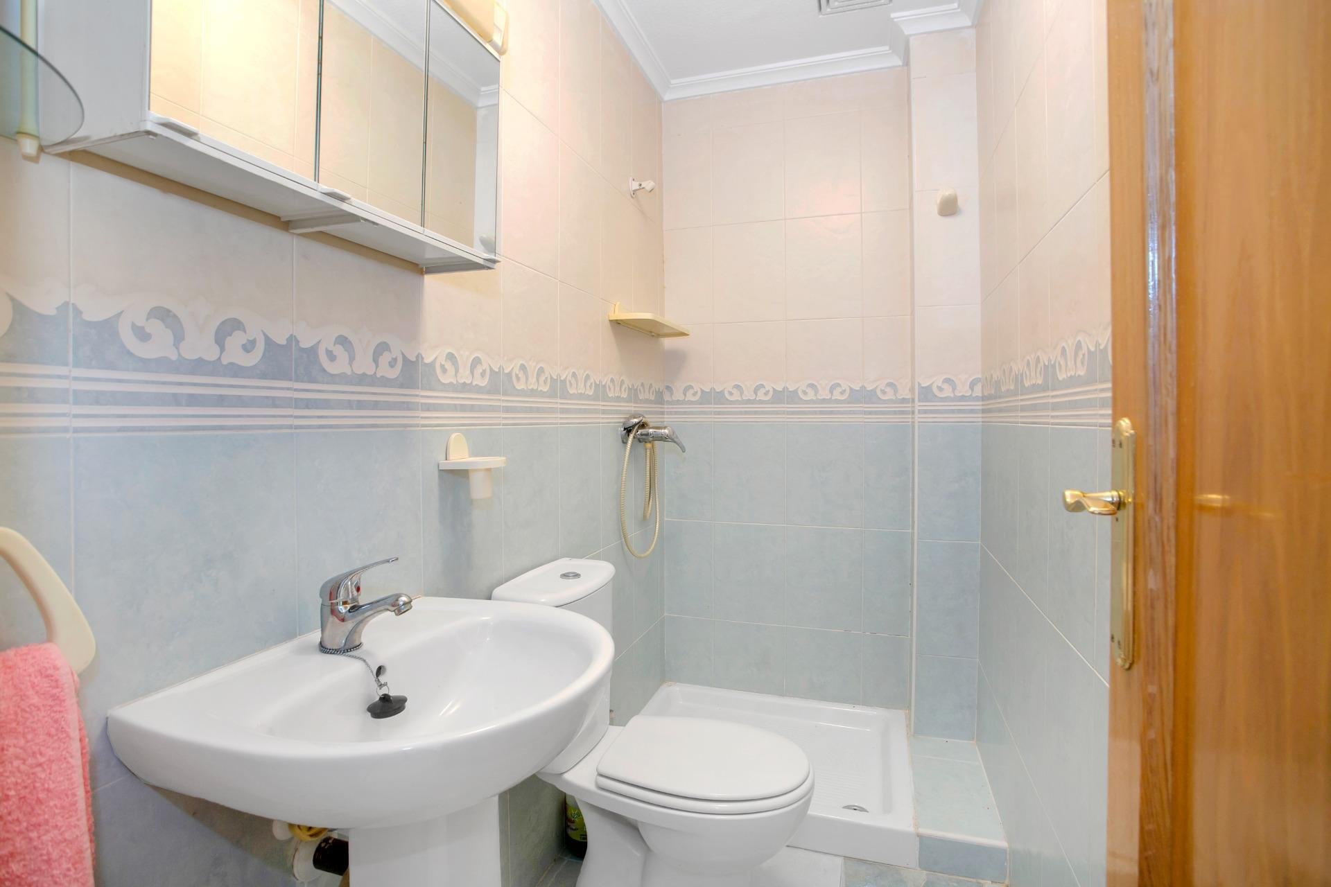 Resale - Apartamento - Torrevieja - Playa de los Locos