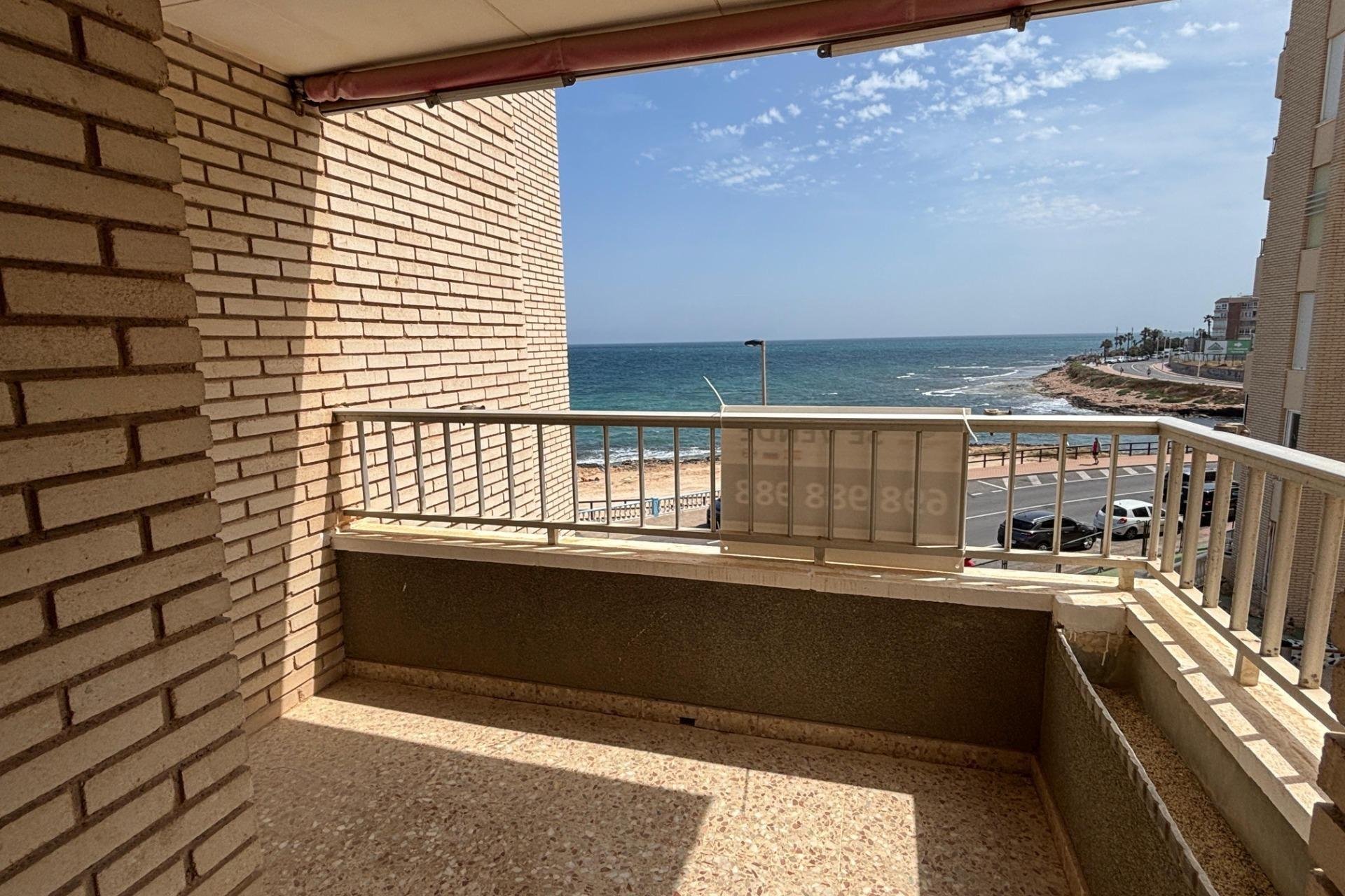 Resale - Apartamento - Torrevieja - Playa de los Locos