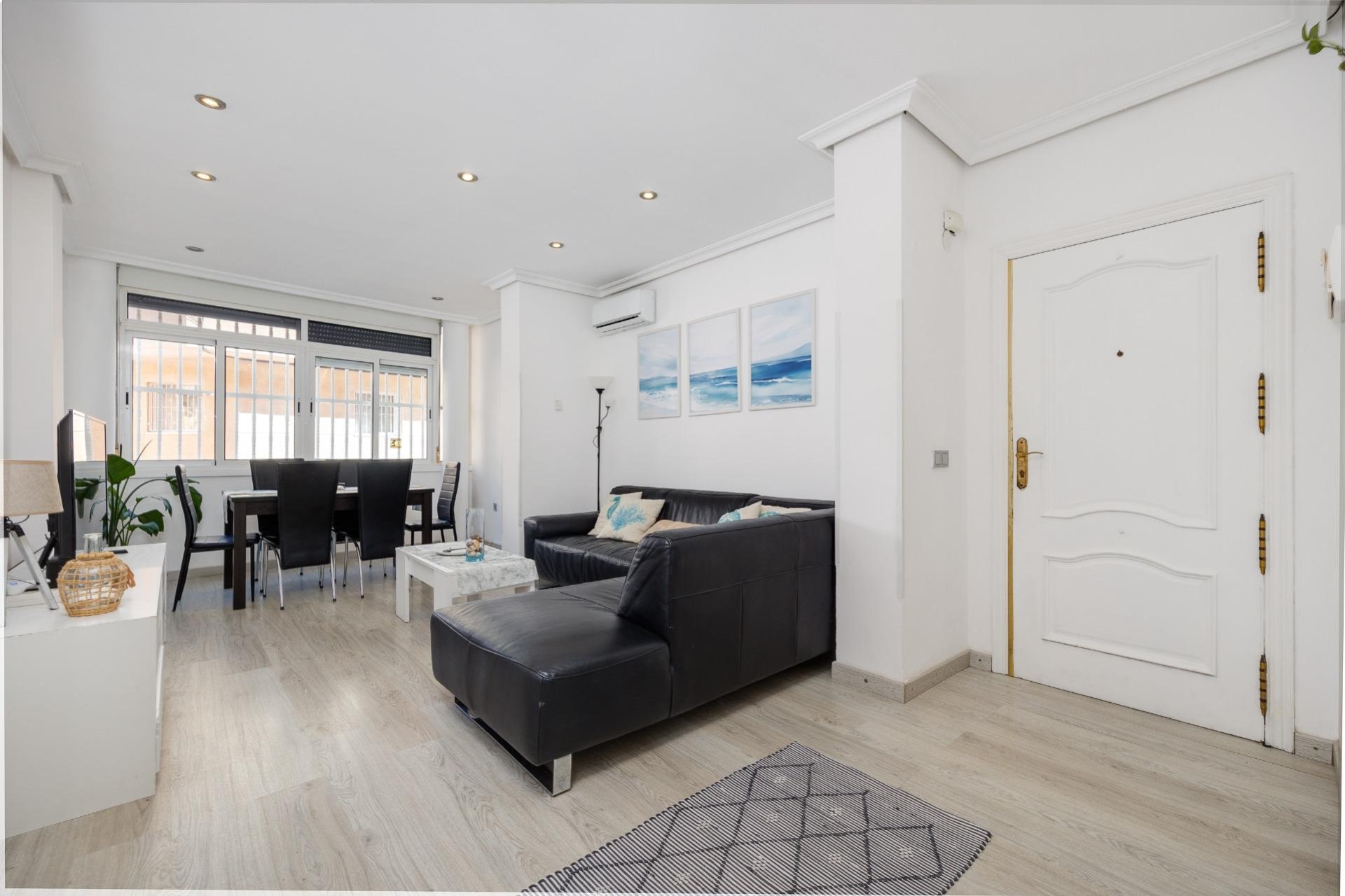 Resale - Apartamento - Torrevieja - Playa de los Locos