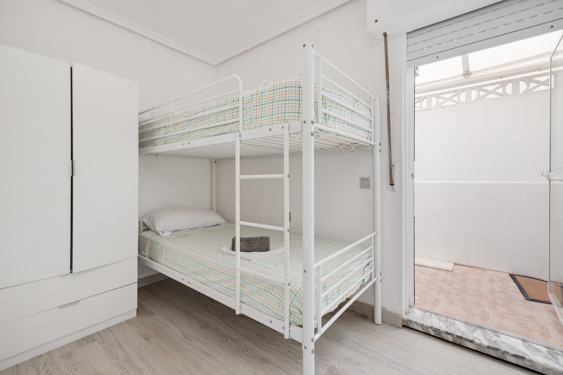 Resale - Apartamento - Torrevieja - Playa de los Locos