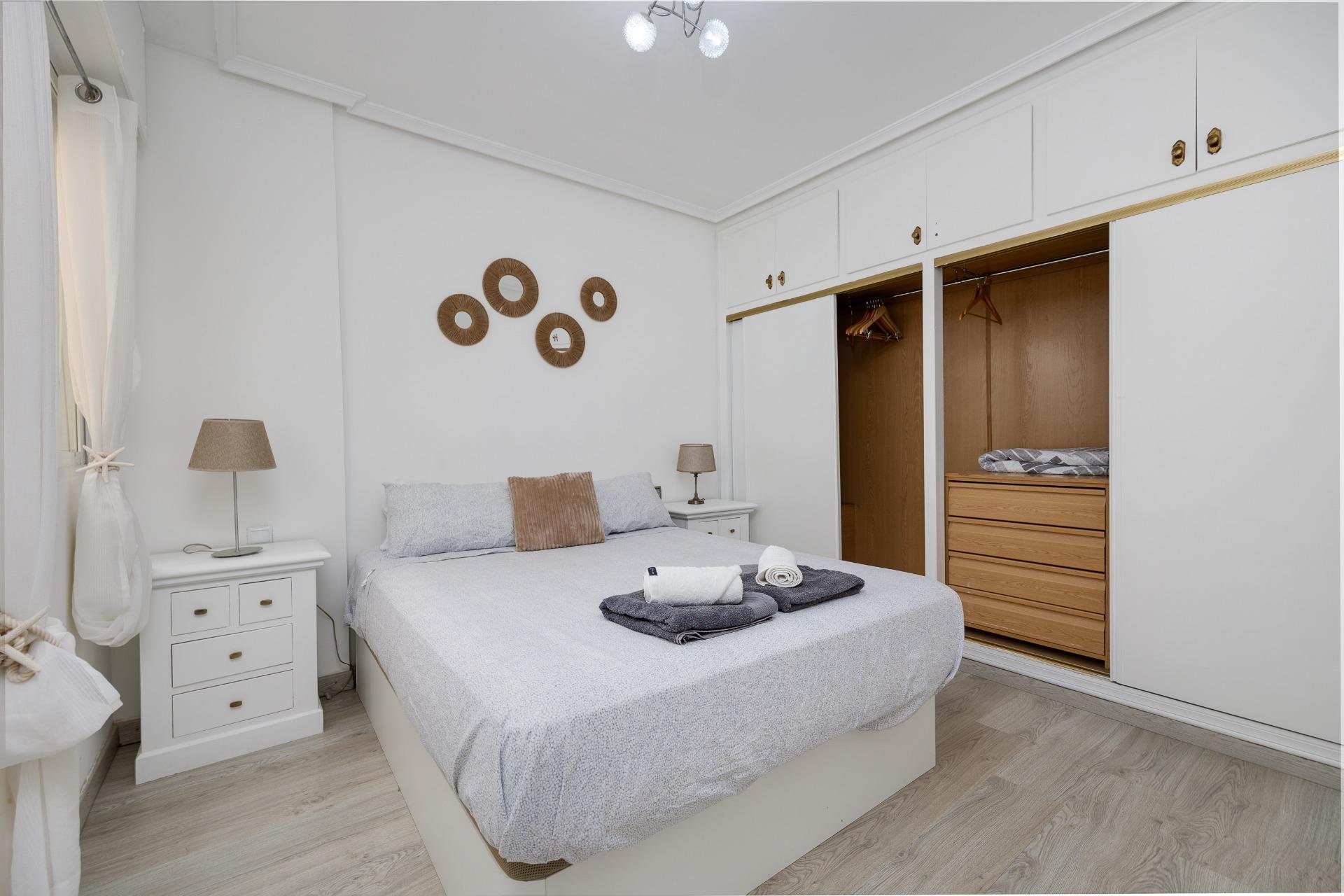 Resale - Apartamento - Torrevieja - Playa de los Locos