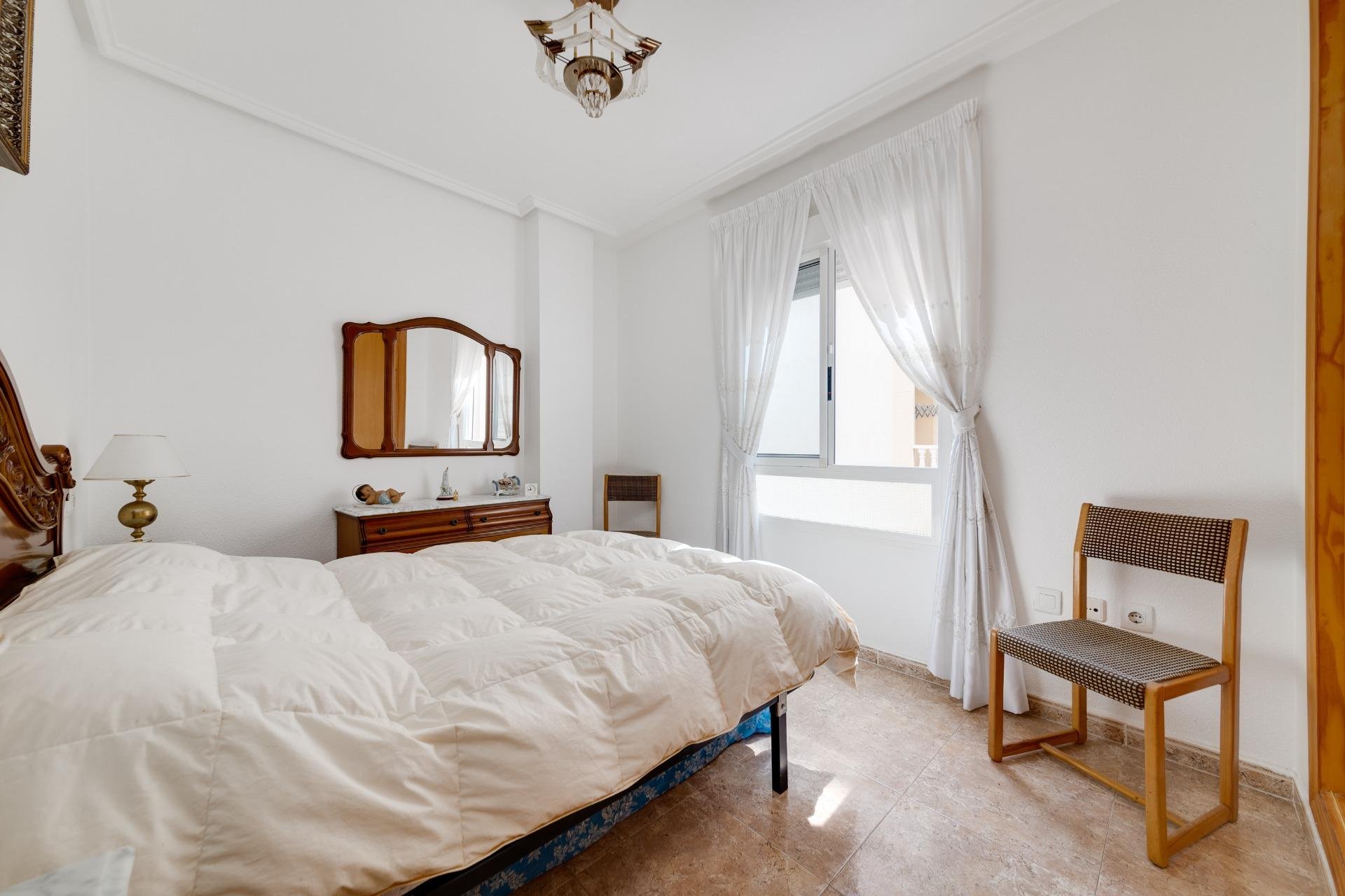 Resale - Apartamento - Torrevieja - Playa de los Locos