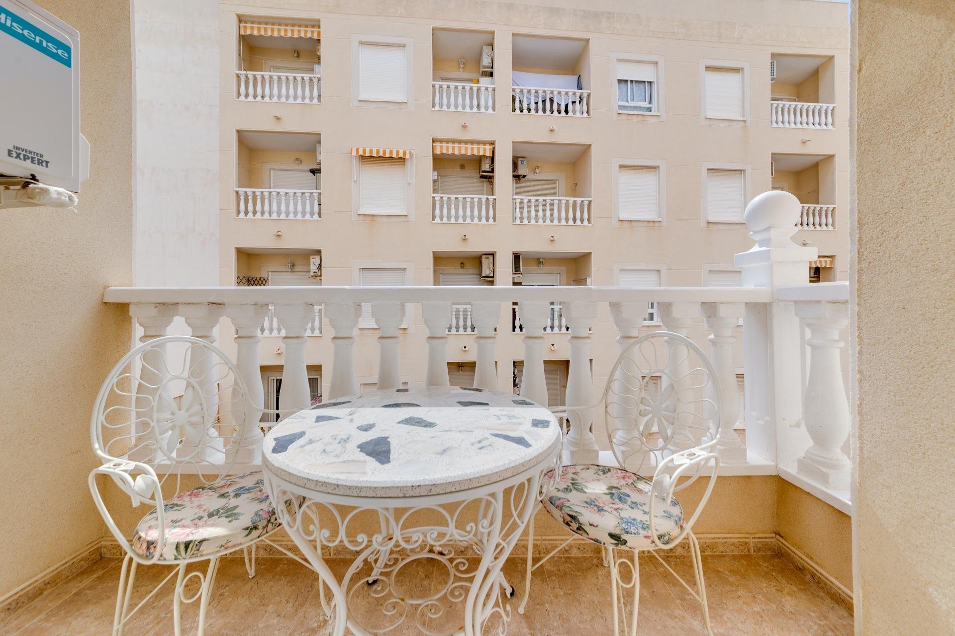 Resale - Apartamento - Torrevieja - Playa de los Locos