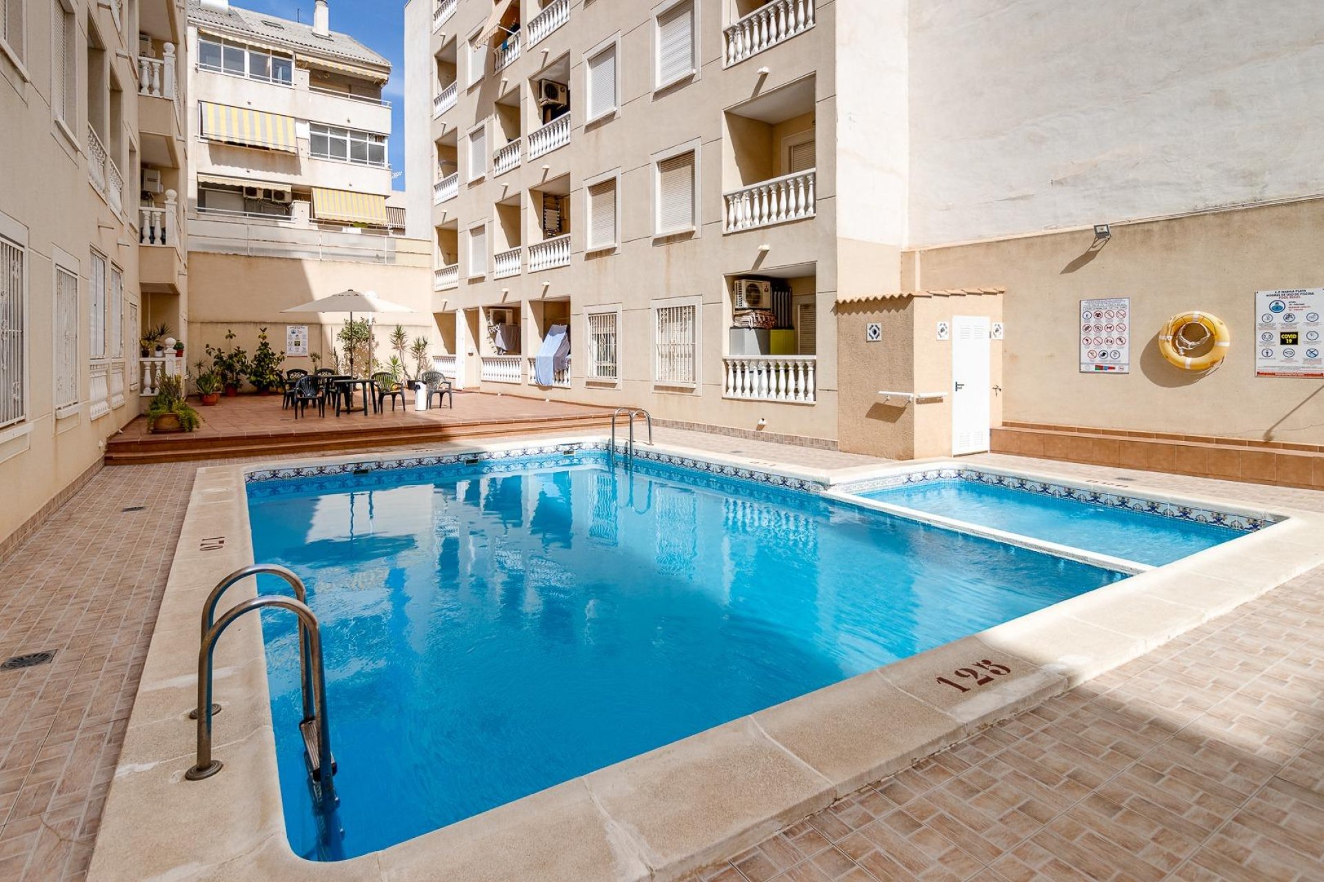 Resale - Apartamento - Torrevieja - Playa de los Locos