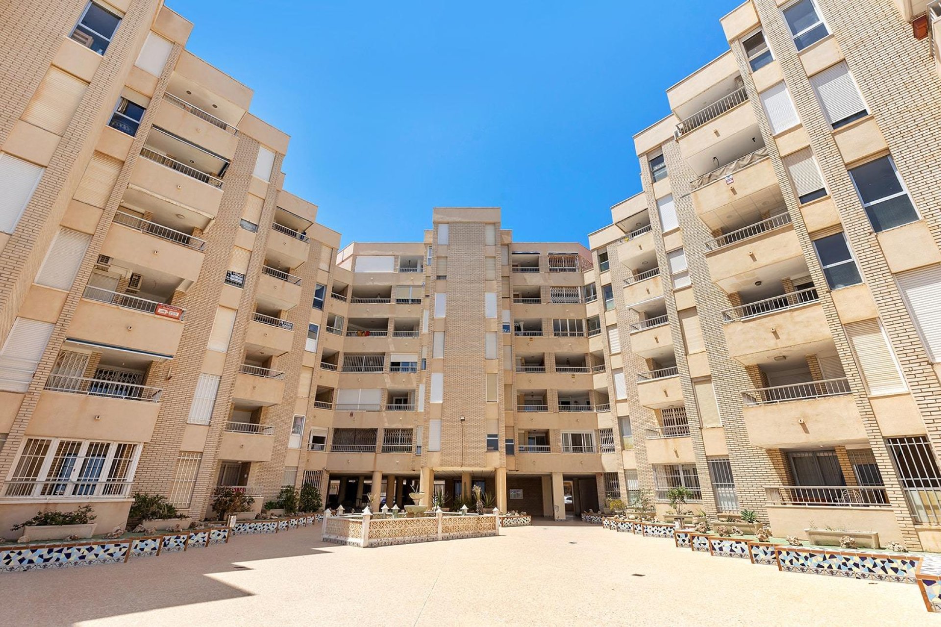 Resale - Apartamento - Torrevieja - Playa de los Locos