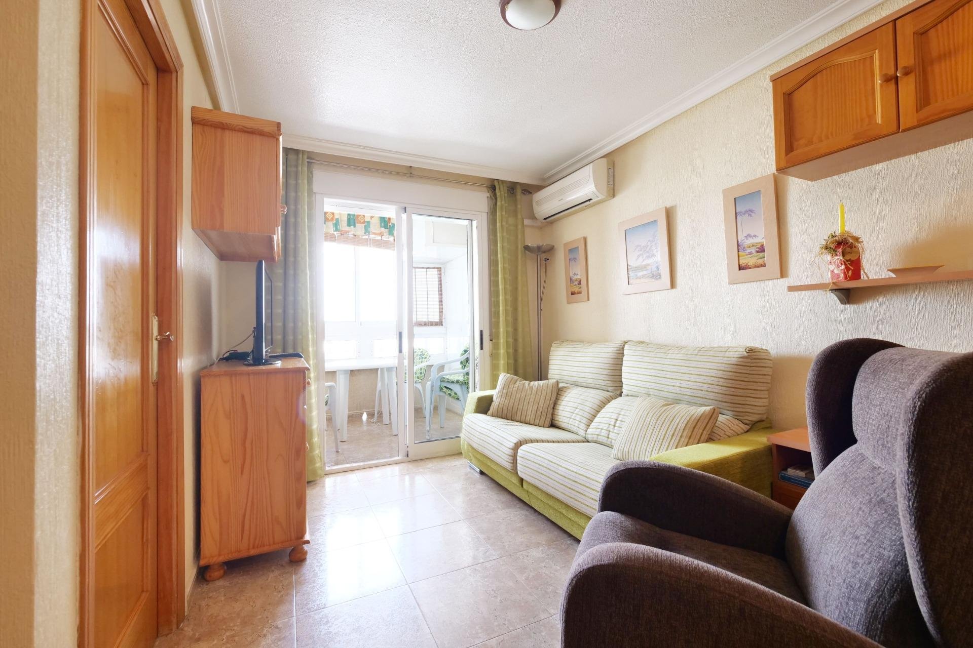 Resale - Apartamento - Torrevieja - Playa de los Locos