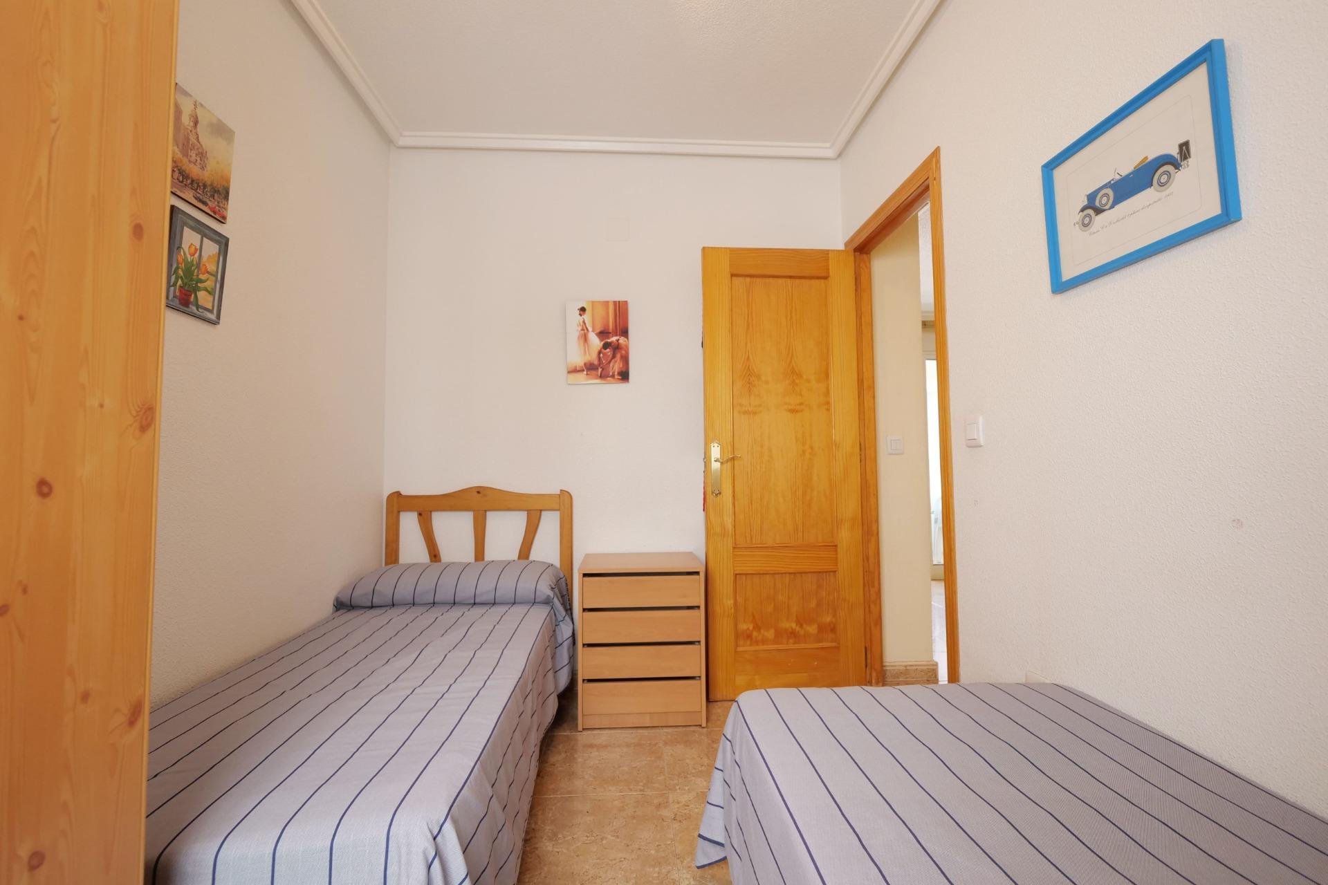 Resale - Apartamento - Torrevieja - Playa de los Locos