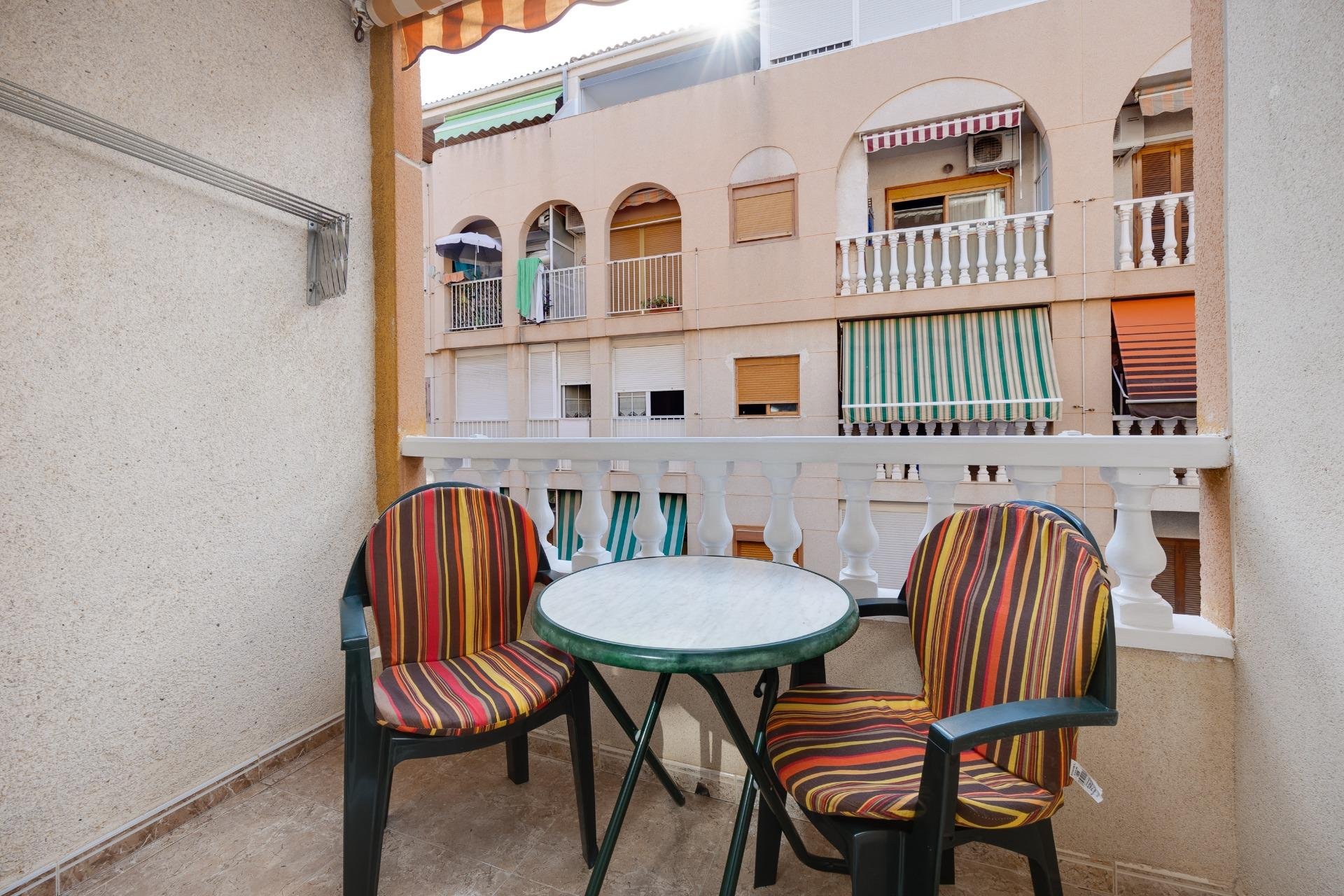 Resale - Apartamento - Torrevieja - Playa de los Locos