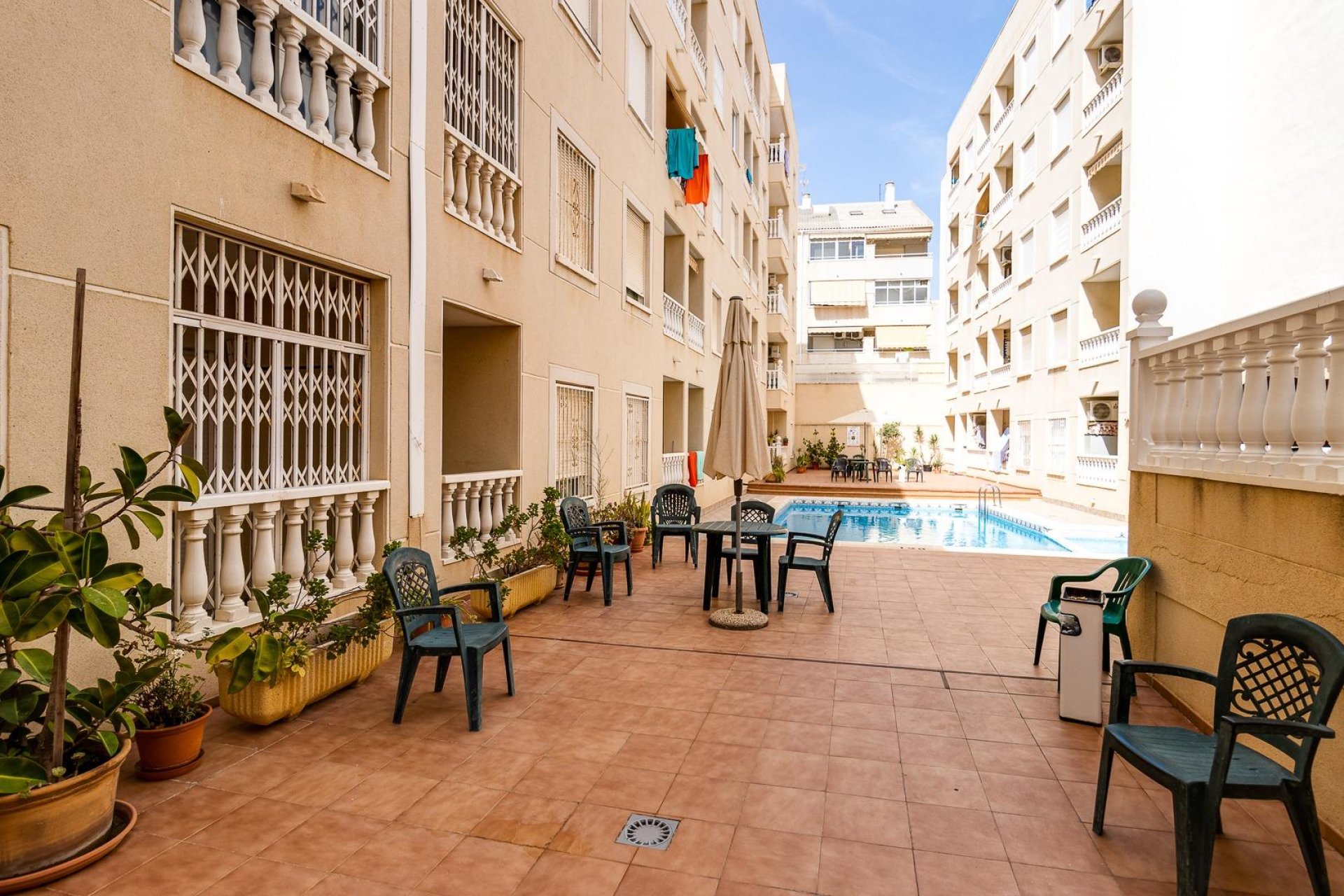 Resale - Apartamento - Torrevieja - Playa de los Locos