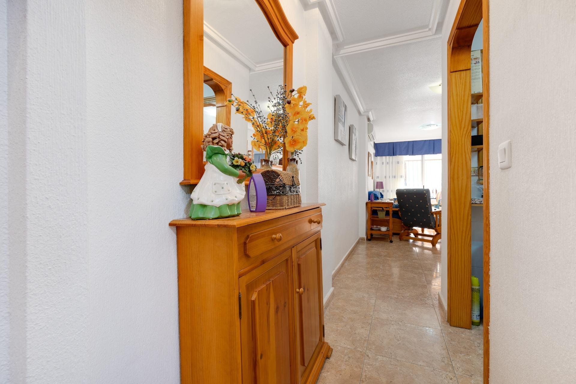 Resale - Apartamento - Torrevieja - Playa de los Locos