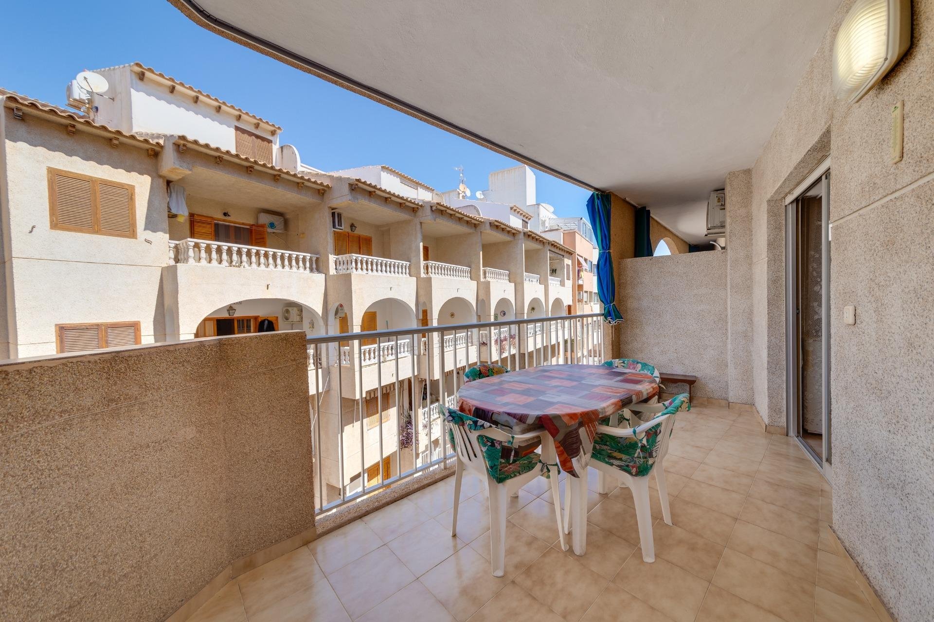 Resale - Apartamento - Torrevieja - Playa de los Locos