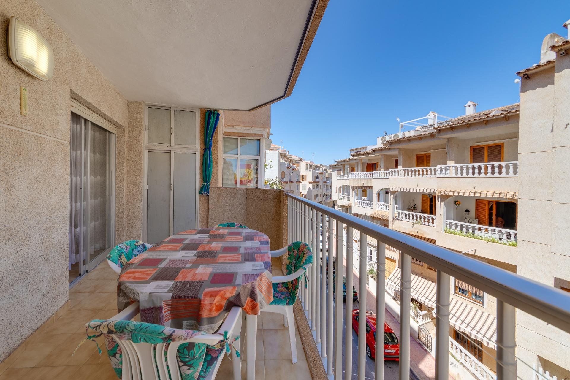 Resale - Apartamento - Torrevieja - Playa de los Locos