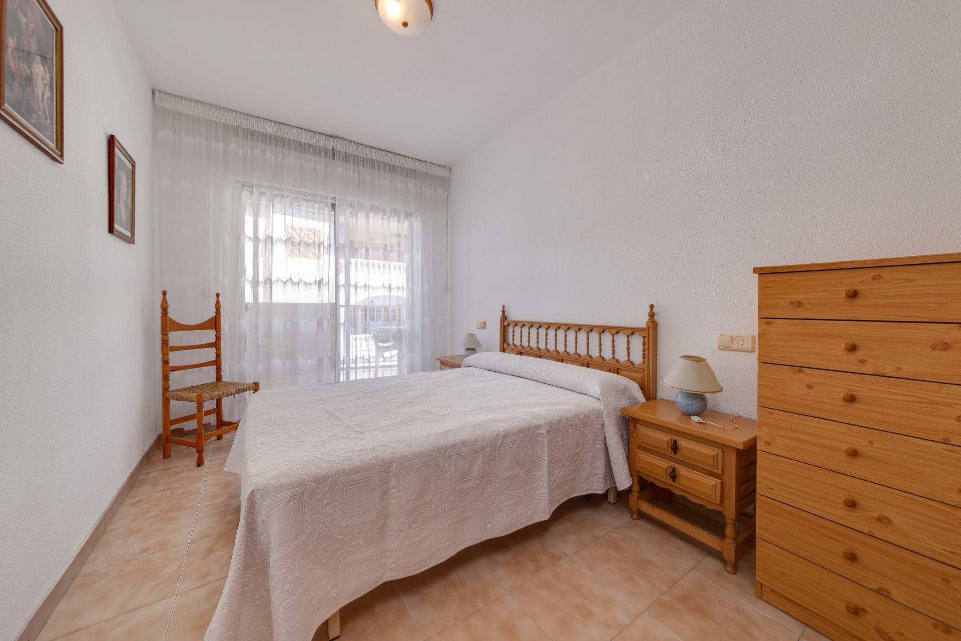 Resale - Apartamento - Torrevieja - Playa de los Locos