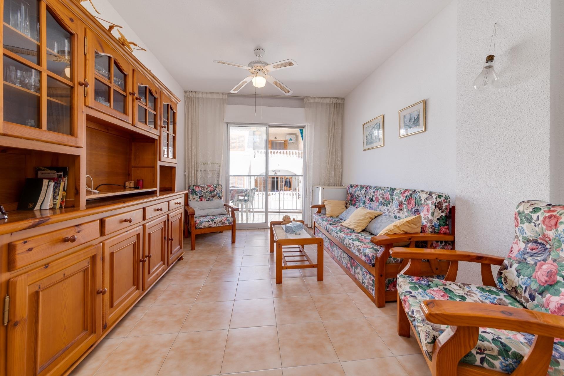 Resale - Apartamento - Torrevieja - Playa de los Locos