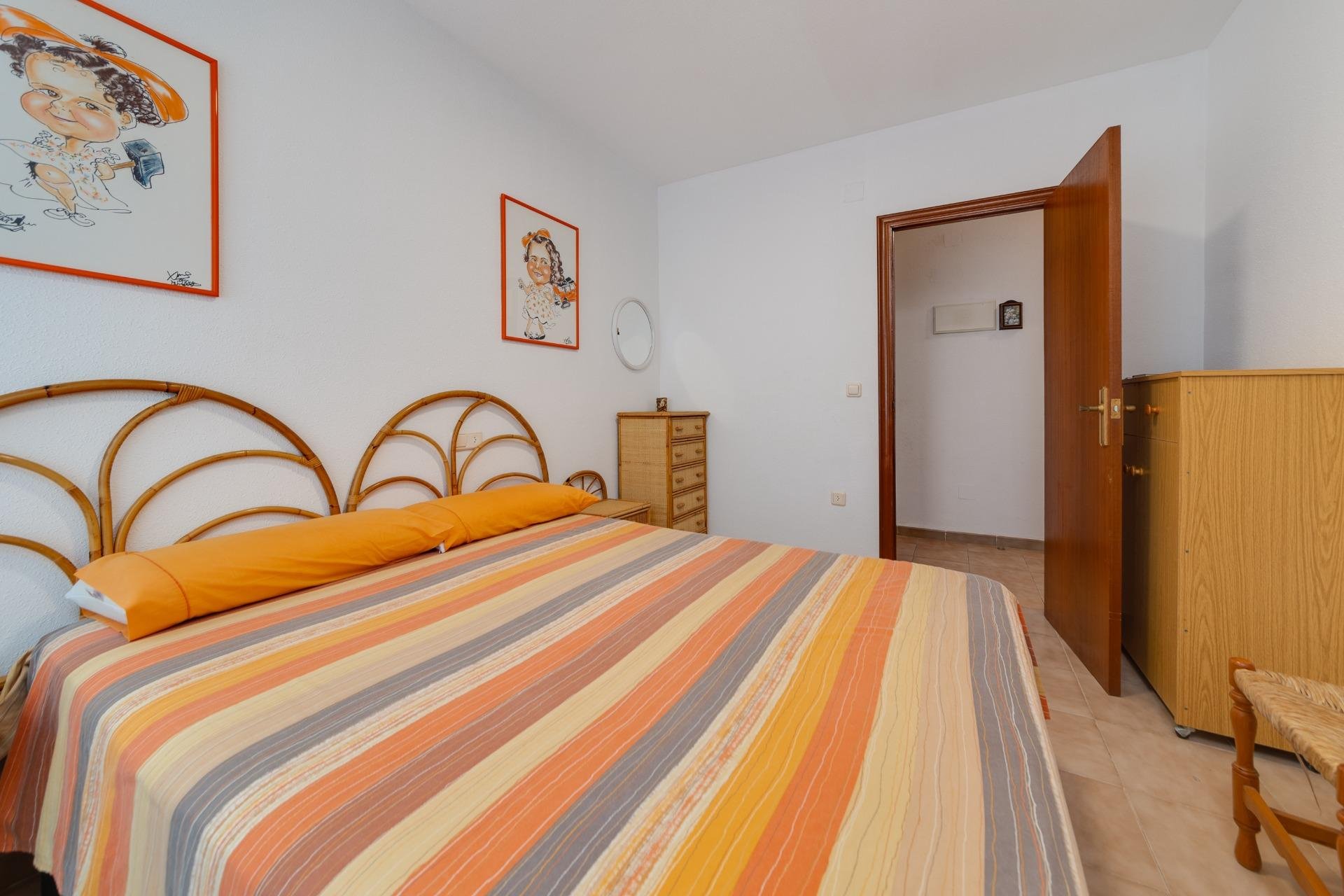 Resale - Apartamento - Torrevieja - Playa de los Locos