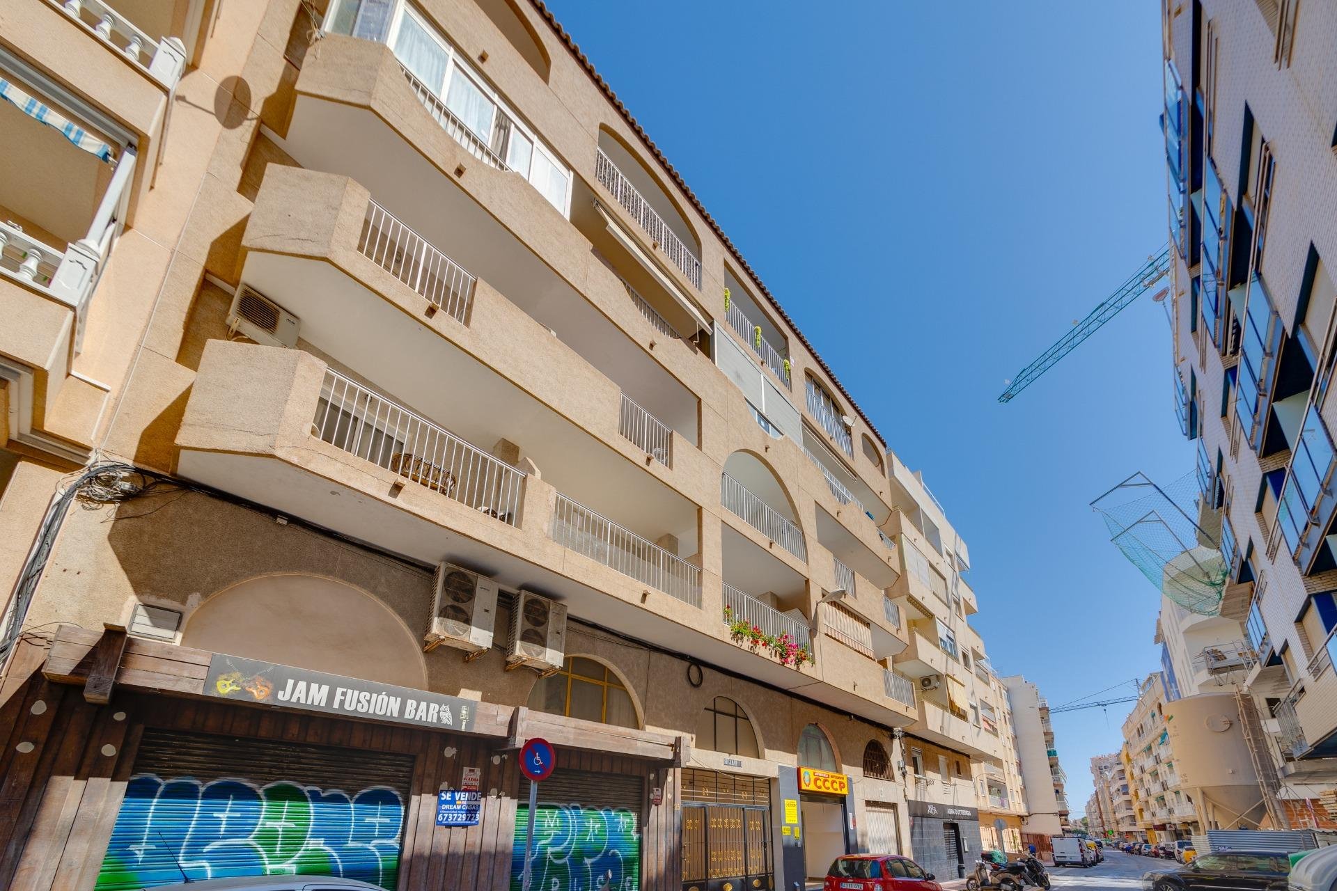 Resale - Apartamento - Torrevieja - Playa de los Locos