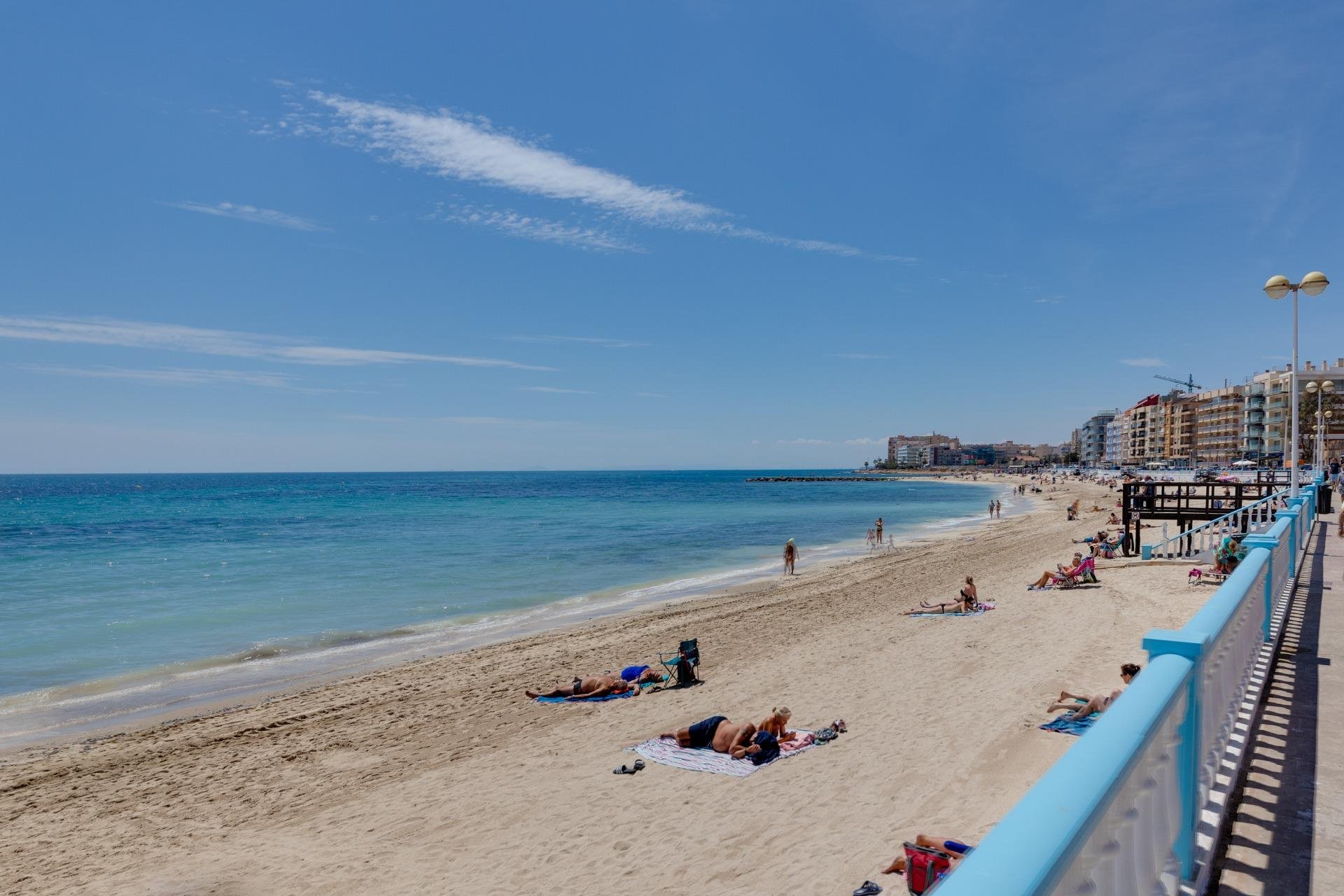 Resale - Apartamento - Torrevieja - Playa de los Locos